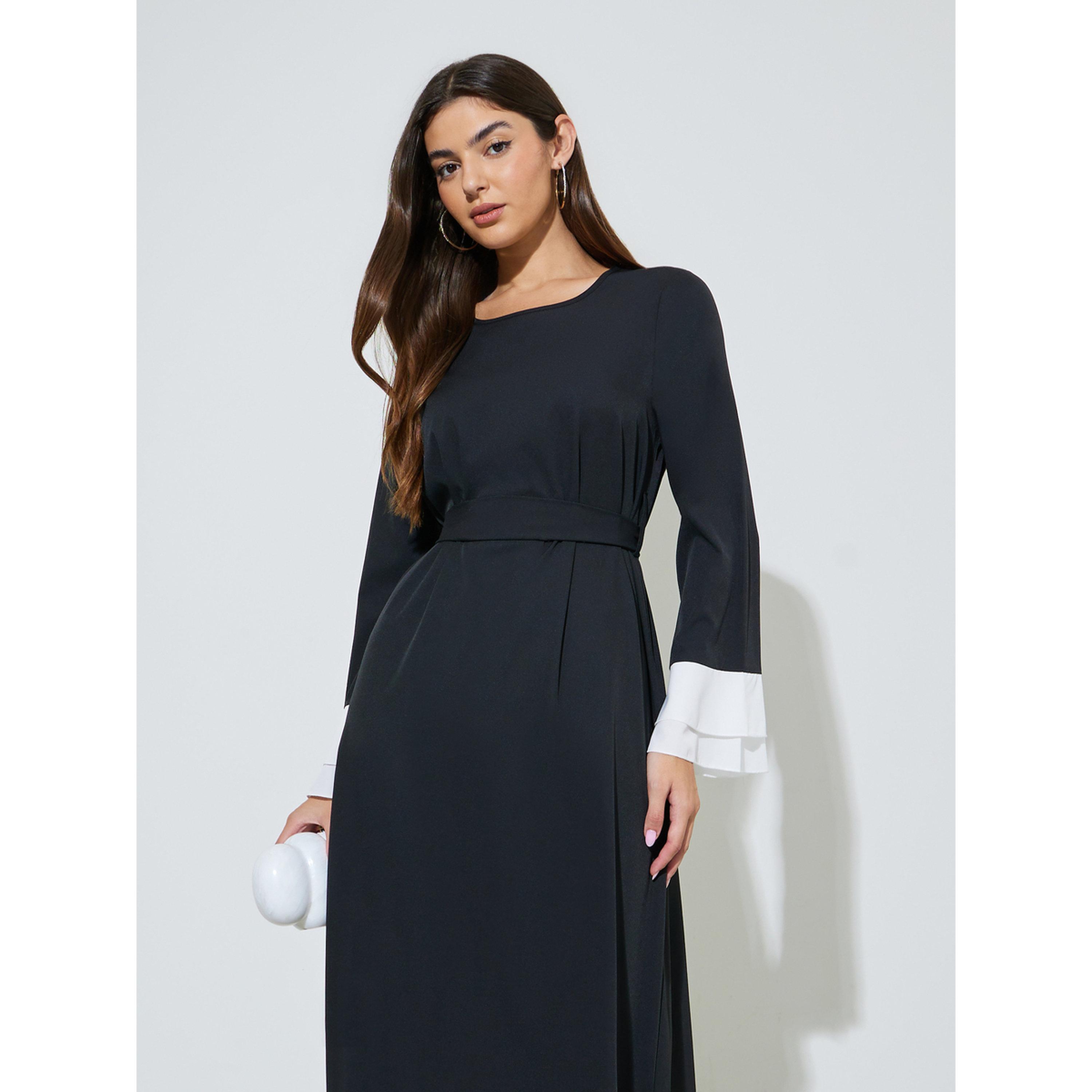 Styli Black Solid Tie-Up Waist Maxi Dress with Contrast Trims-women-arabicclothing-dresses-image-2