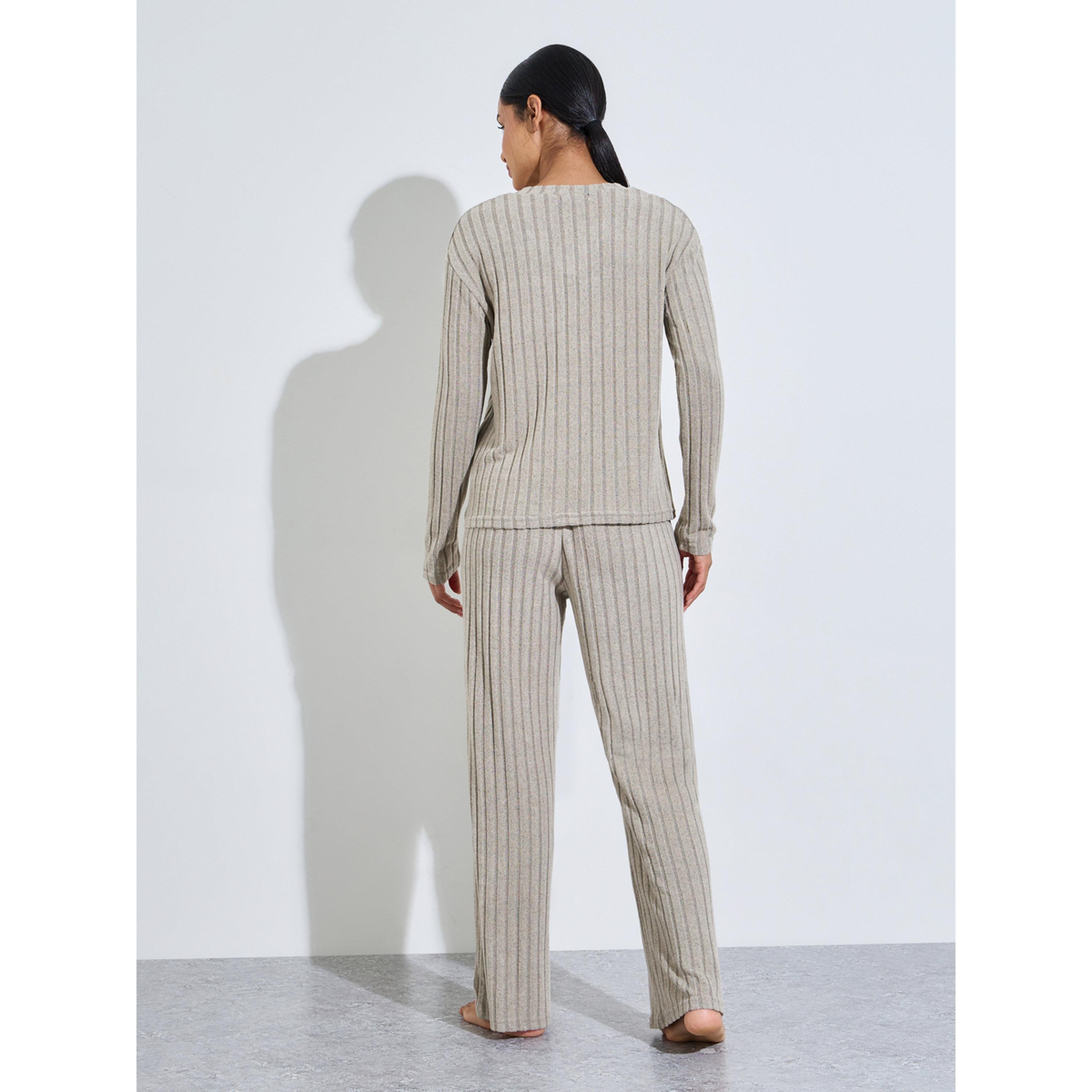 طقم بيجاما من بنطال بأرجل مستقيمة وتيشيرت محبوك بتفاصيل مضلعة بني-women-clothing-nightwear-pyjamas-longsets-image-3