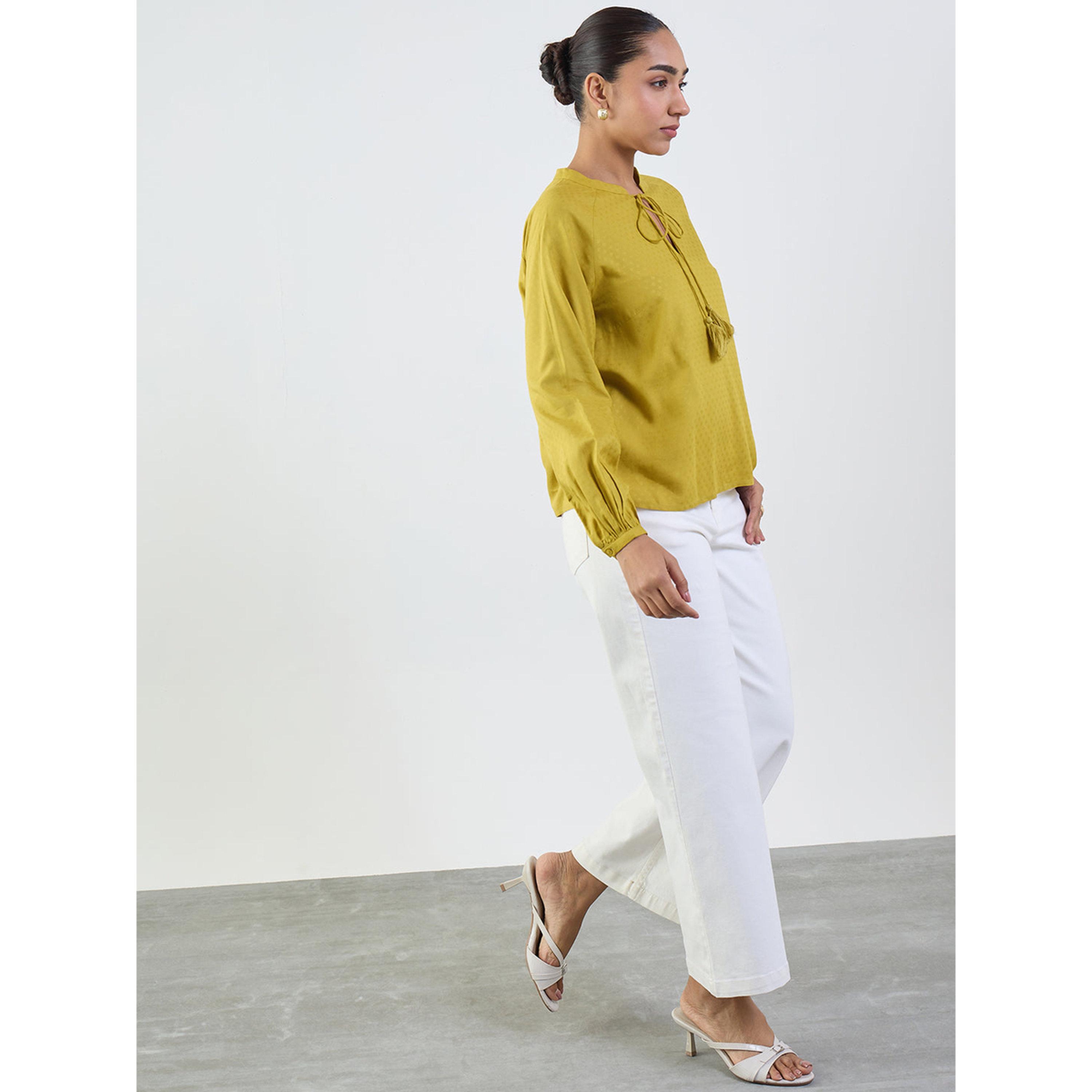 فيميلا × ستايلي - بلوزة طويلة الأكمام بلون الخردل رباط عند الرقبة-women-clothing-shirtsandblouses-blouses-image-2