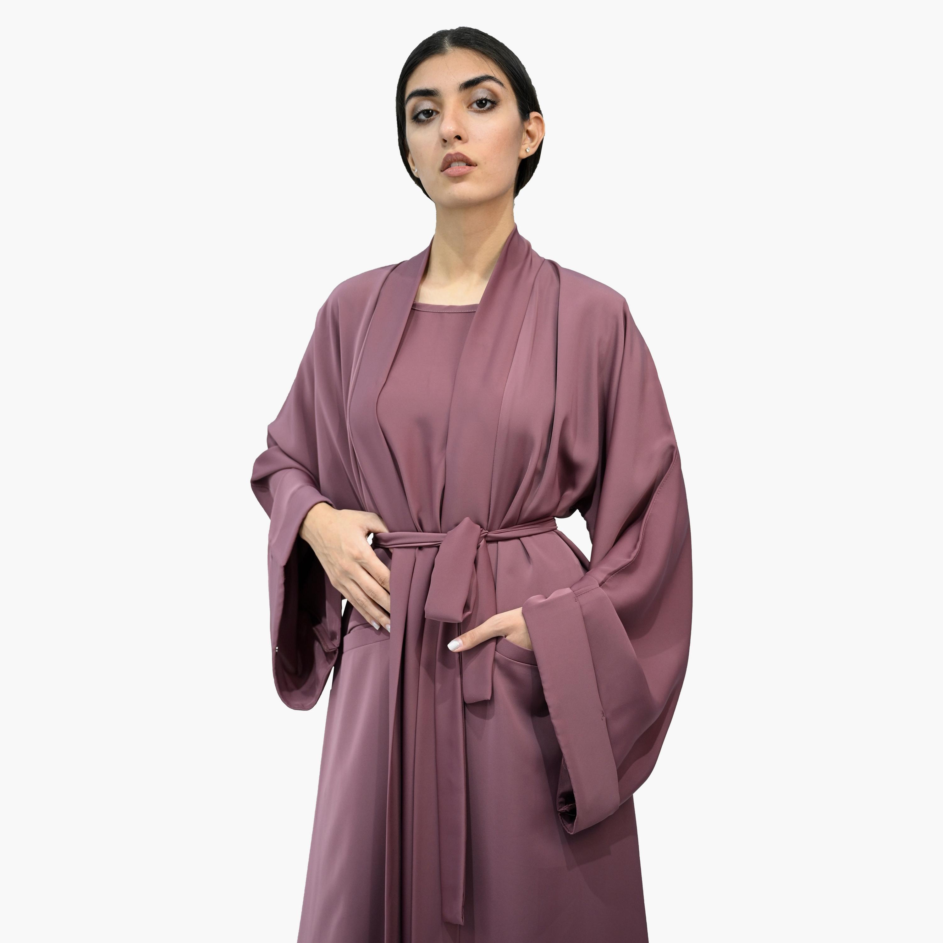 عباية نخبة أرجوانية بأكمام واسعة من الساتان اللامع تأتي مع فستان داخلي وحزام-women-arabicclothing-abayas-image-2