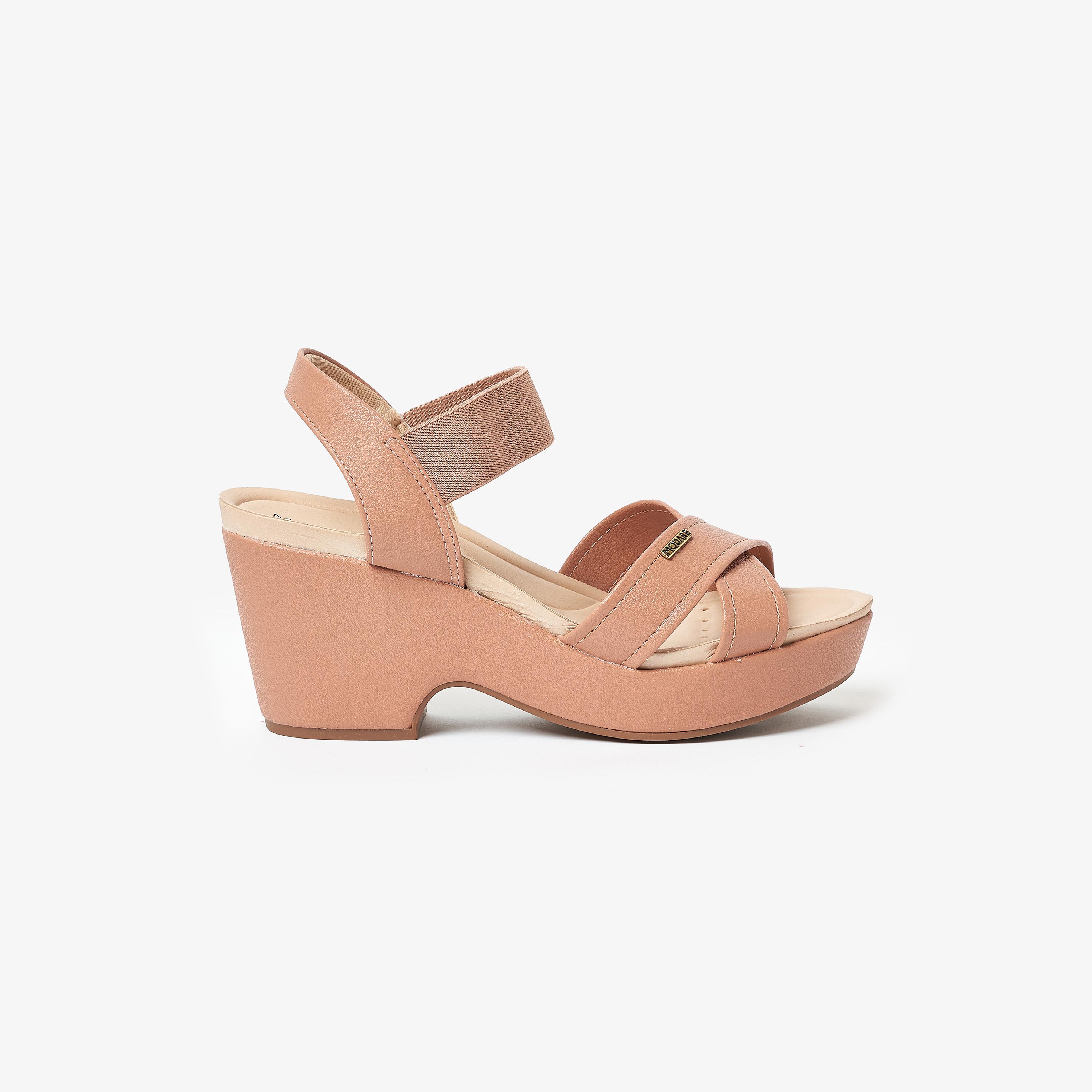 صندل ويدج نسائي من موداري بكعب عريض وحزام خلفي | 7137-117-22454-women-shoes-heels-image-2
