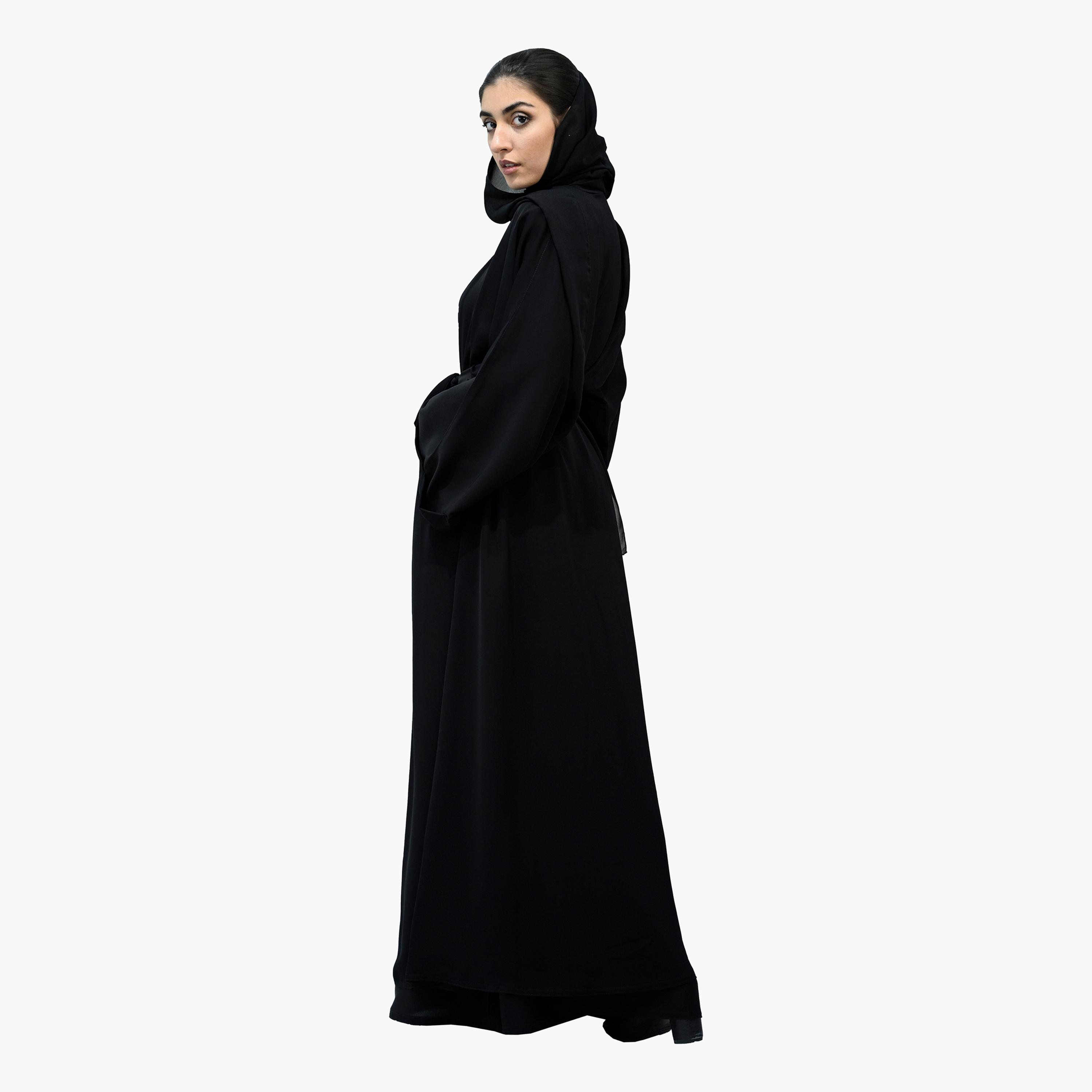 عباية نخبة سوداء بأكمام واسعة وجيوب تأتي مع حجاب وحزام-women-arabicclothing-abayas-image-1