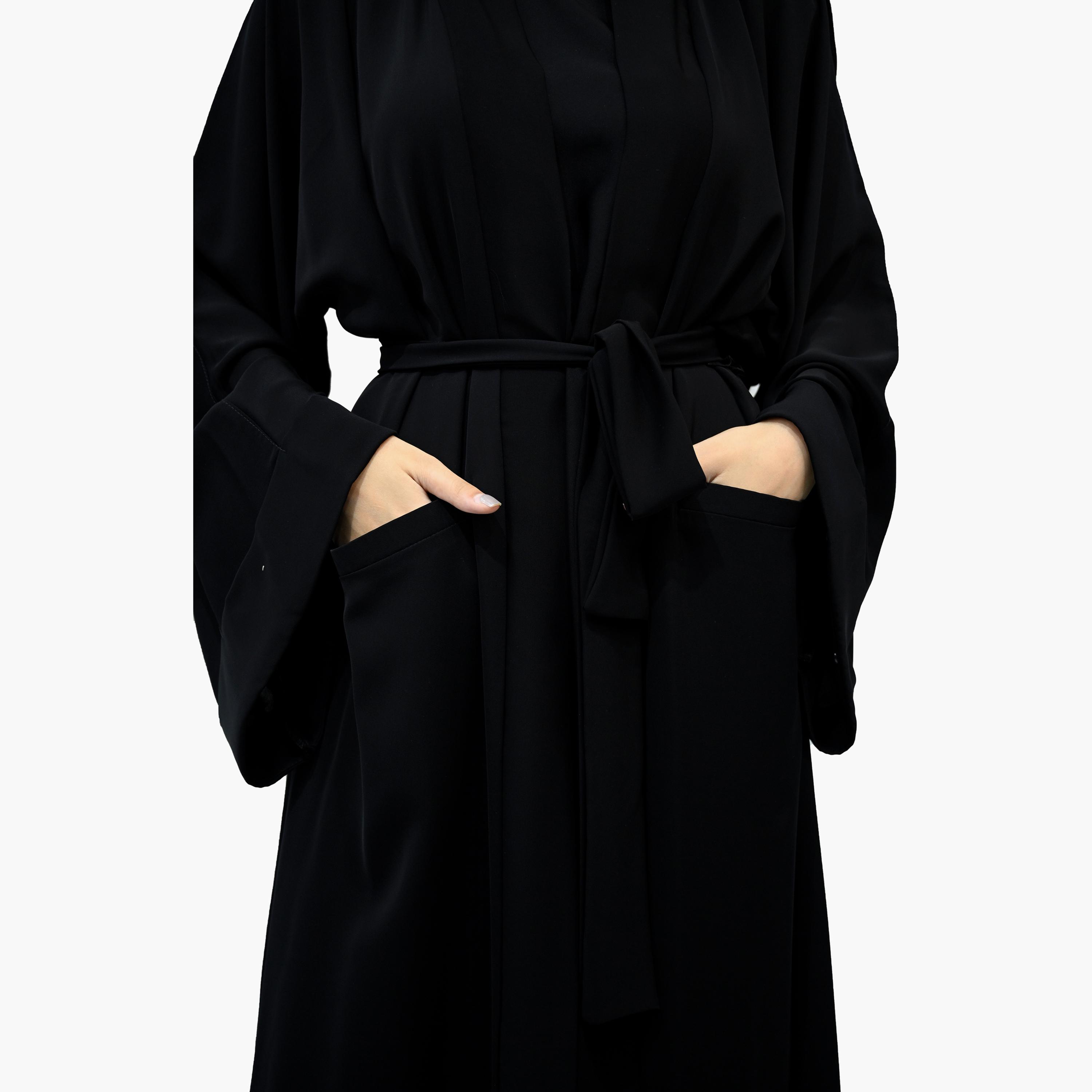 عباية نخبة سوداء بأكمام واسعة وجيوب تأتي مع حجاب وحزام-women-arabicclothing-abayas-image-3