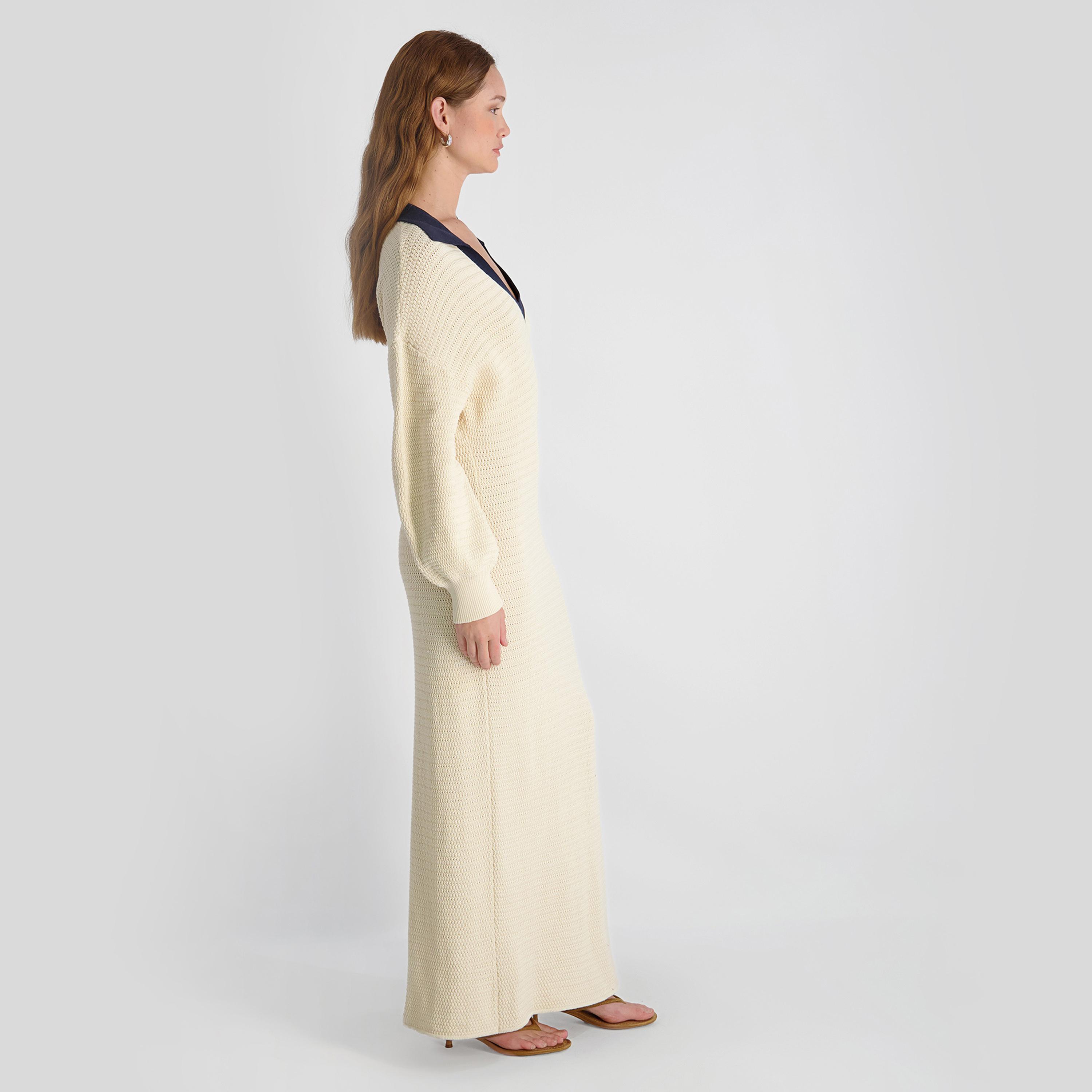 فستان نسائي محبوك قطن بياقة وأكمام منسدلة وفتحة لون بيج من فرينش كونكشن-women-clothing-dresses-image-3