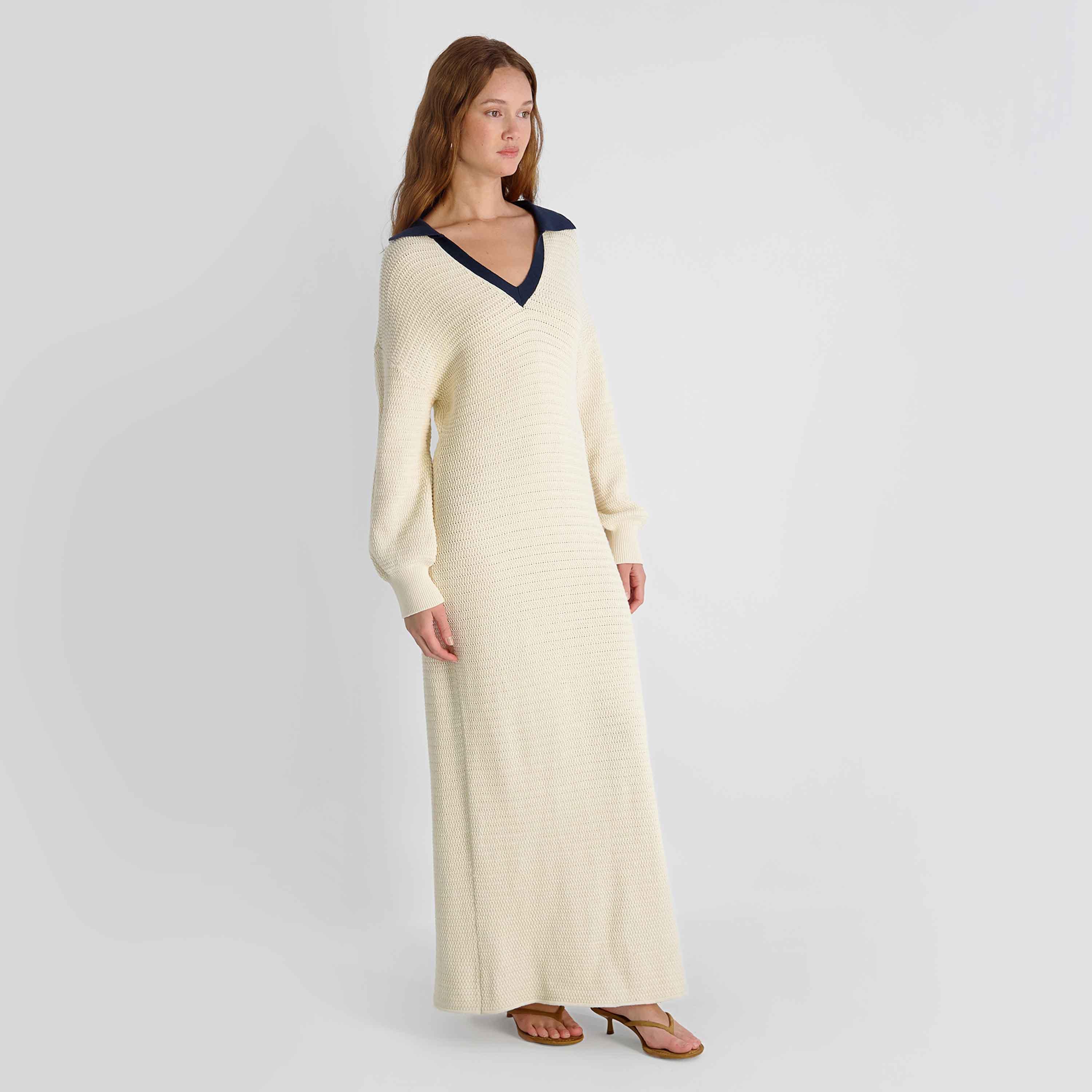 فستان نسائي محبوك قطن بياقة وأكمام منسدلة وفتحة لون بيج من فرينش كونكشن-women-clothing-dresses-image-4