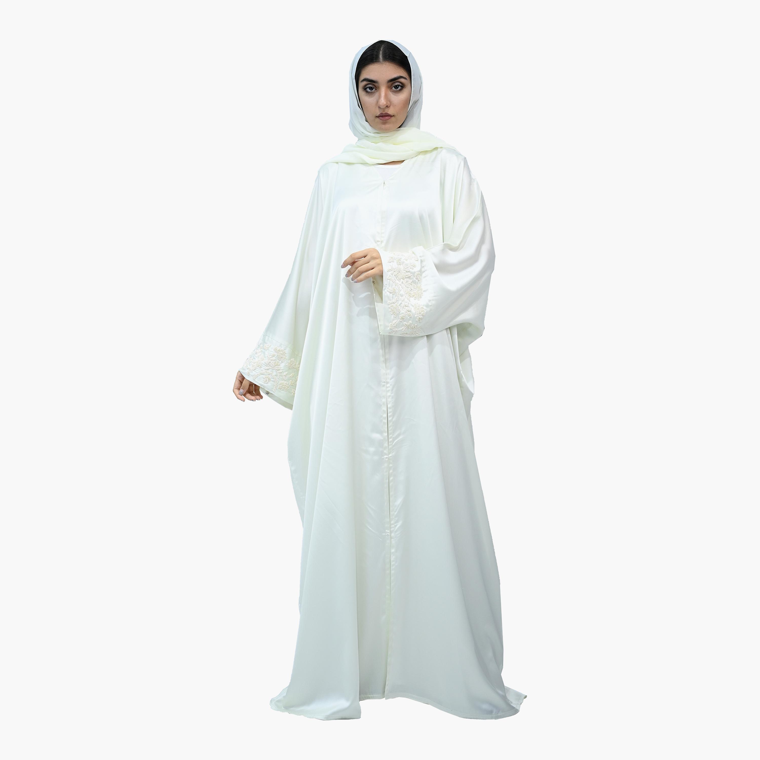 عباية نخبة بشت بأساور مطرزة باللون العاجي وأكمام واسعة تأتي مع الحجاب-women-arabicclothing-abayas-image-1