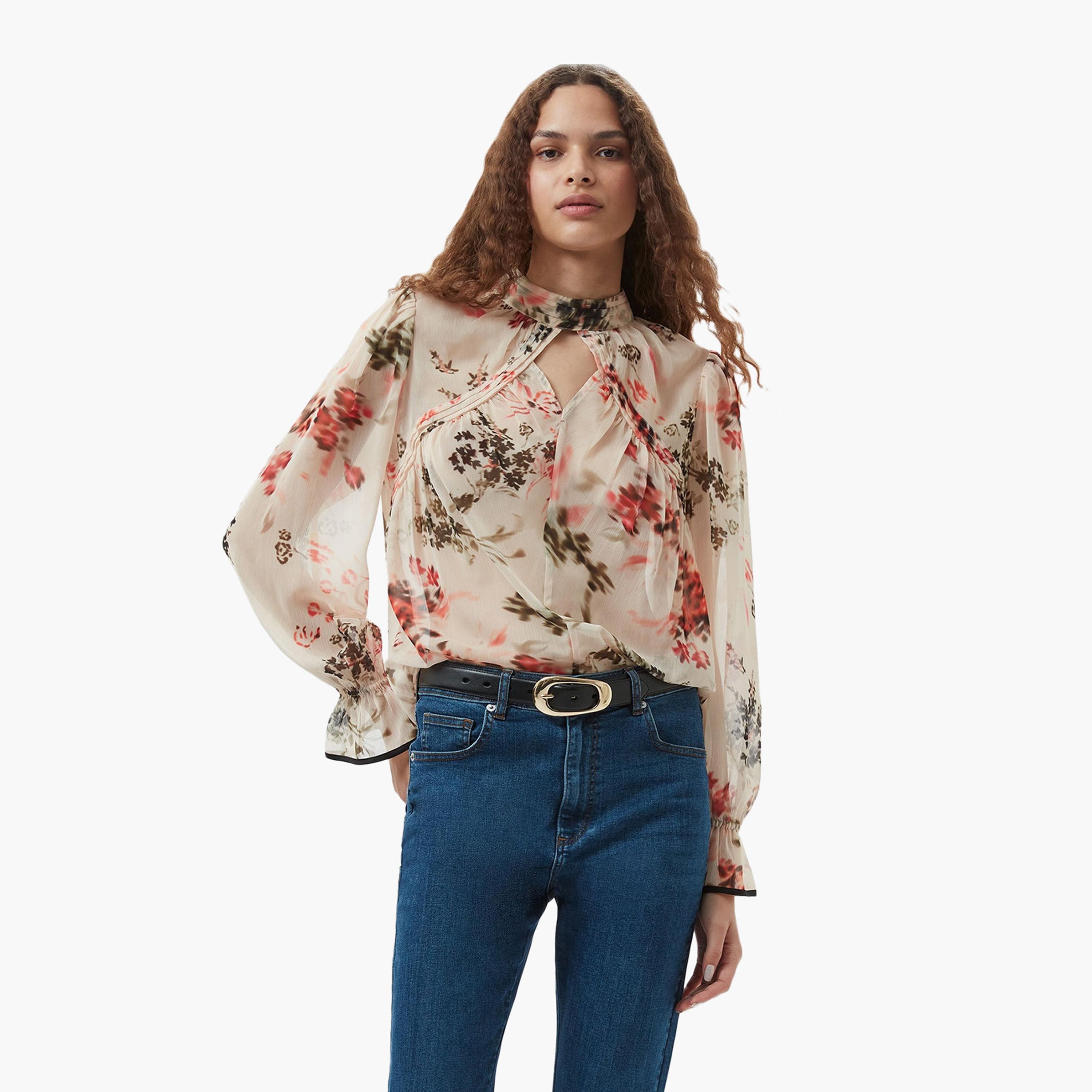 بلوزة نسائية بيج اللون بنقشة زهور ورقبة عالية من فرينش كونيكشن-women-clothing-shirtsandblouses-blouses-image-1
