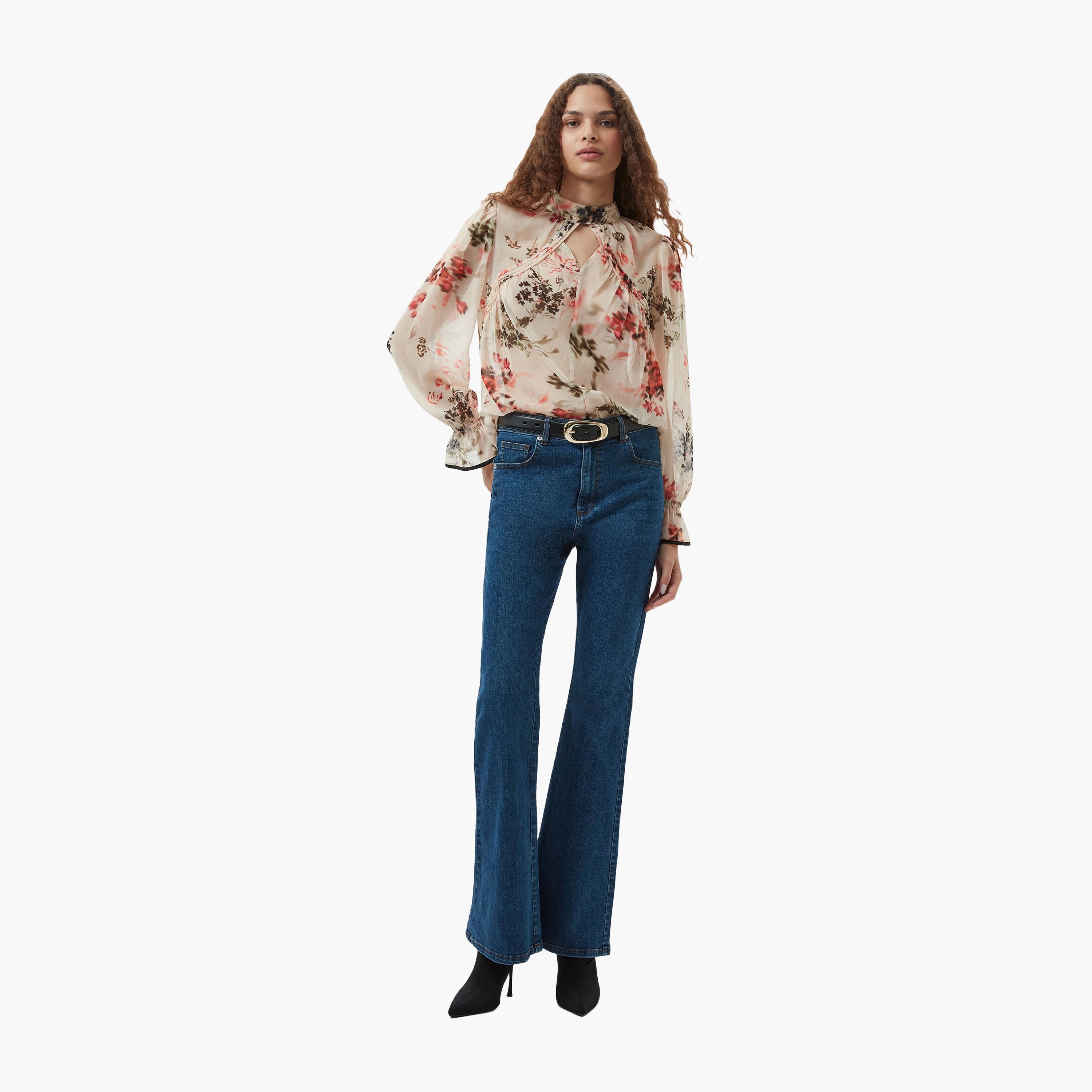 بلوزة نسائية بيج اللون بنقشة زهور ورقبة عالية من فرينش كونيكشن-women-clothing-shirtsandblouses-blouses-image-2