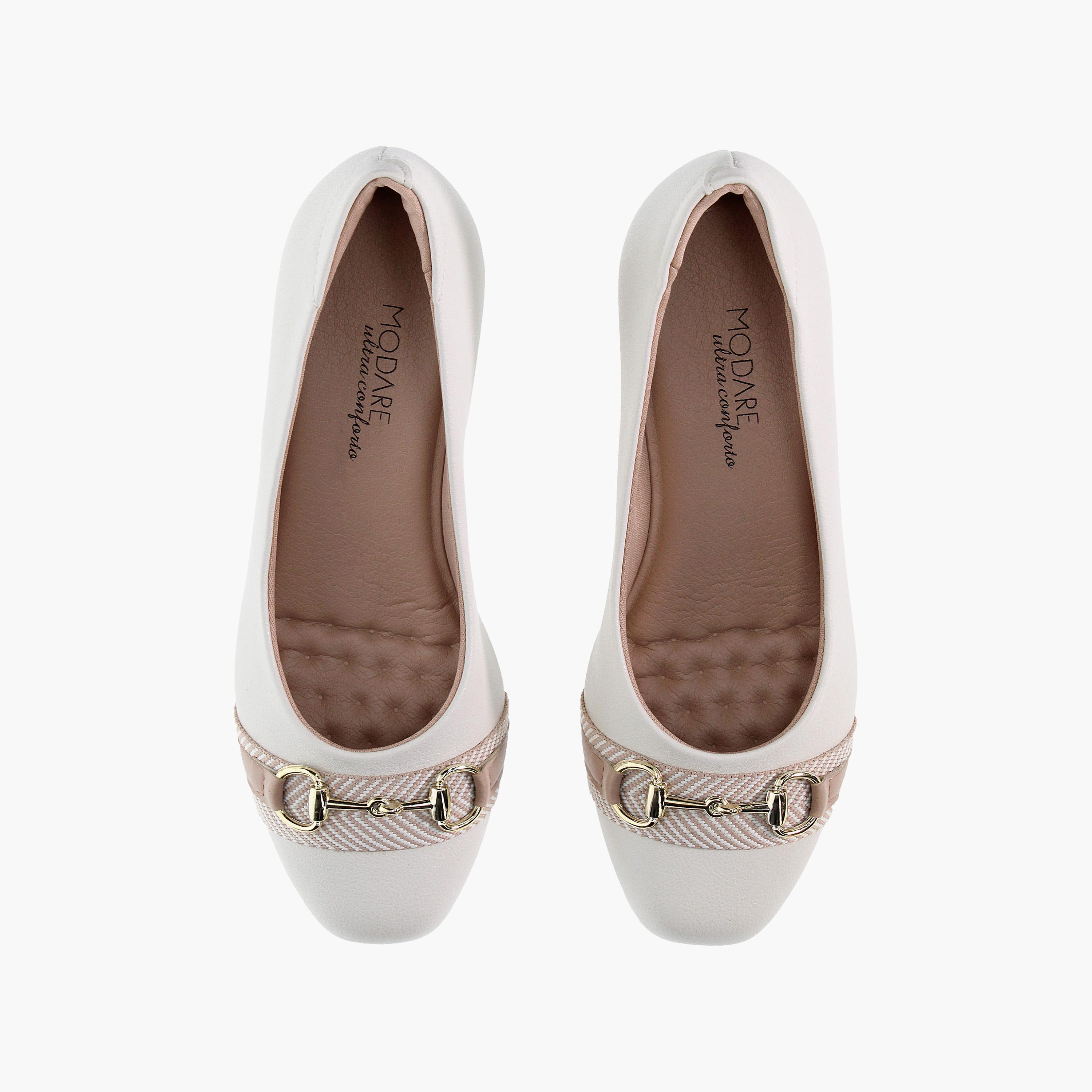 حذاء بمبز نسائي بكعب بلوك من موداري مع مزين بإبزيم | 7373-110-25786-women-shoes-heels-image-5