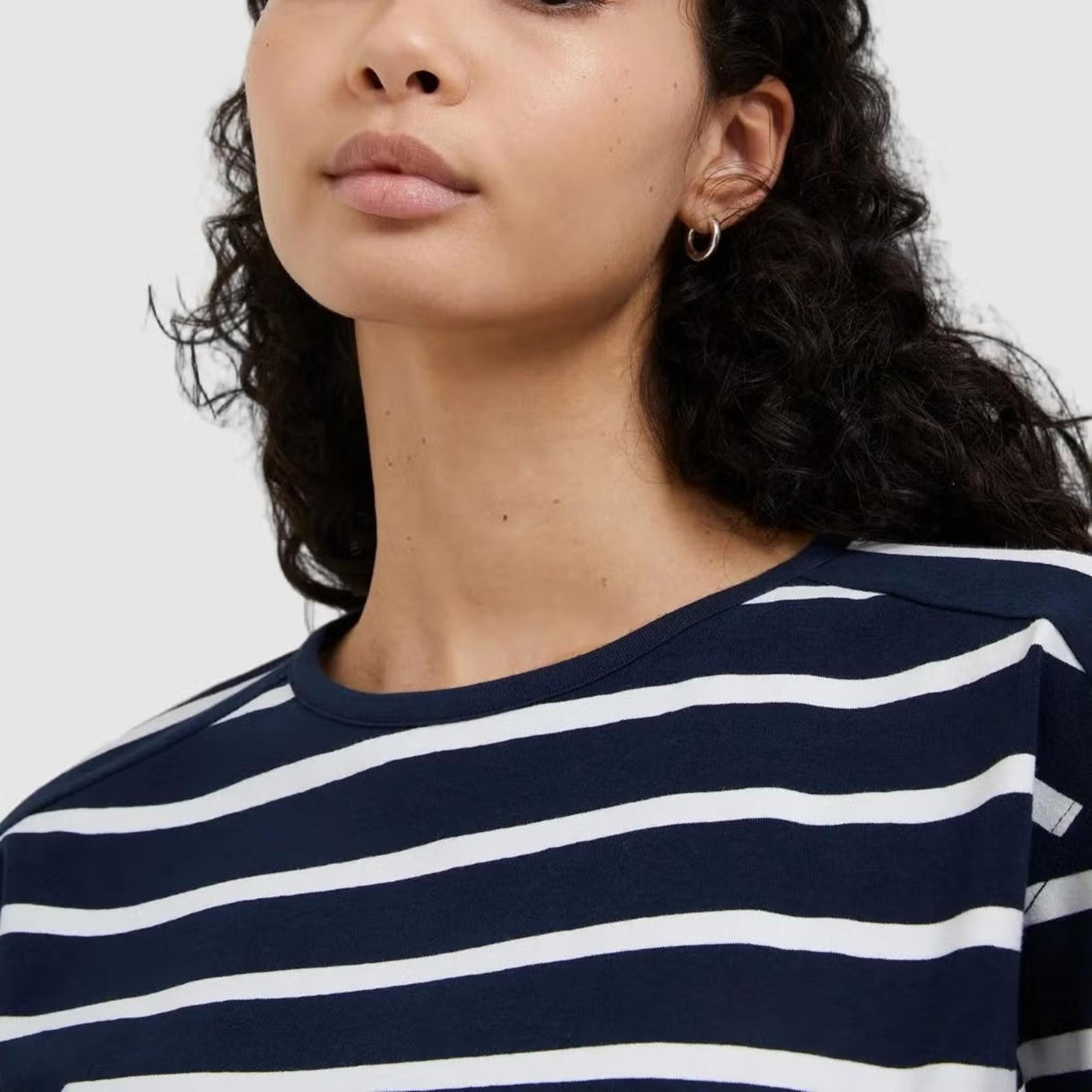 تيشيرت حريمي مخطط باللون الأزرق من فرينش كونكشن-women-clothing-tshirts-image-4