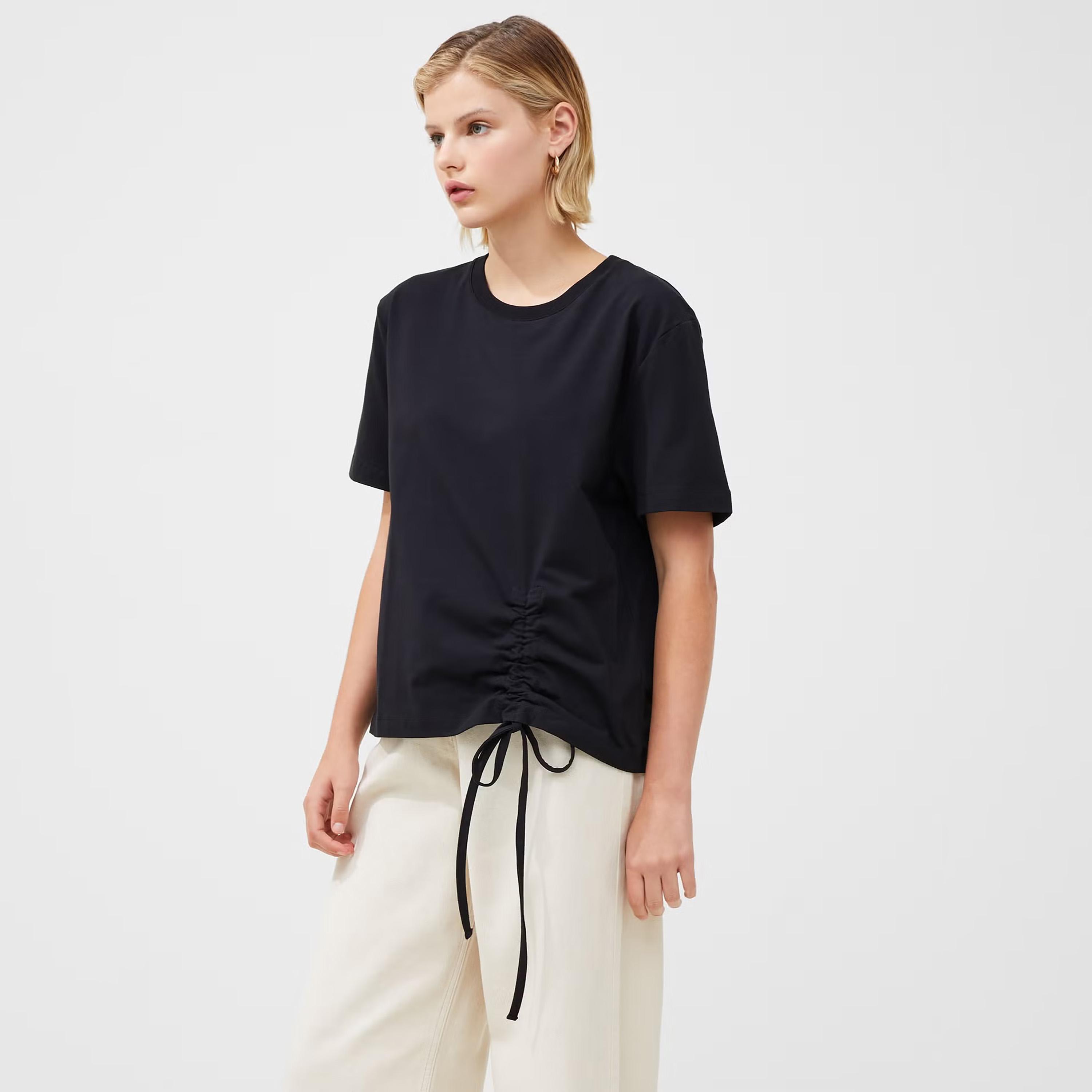 تي شيرت أبيض نسائي من فرينش كونيكشن-women-clothing-tshirts-image-1