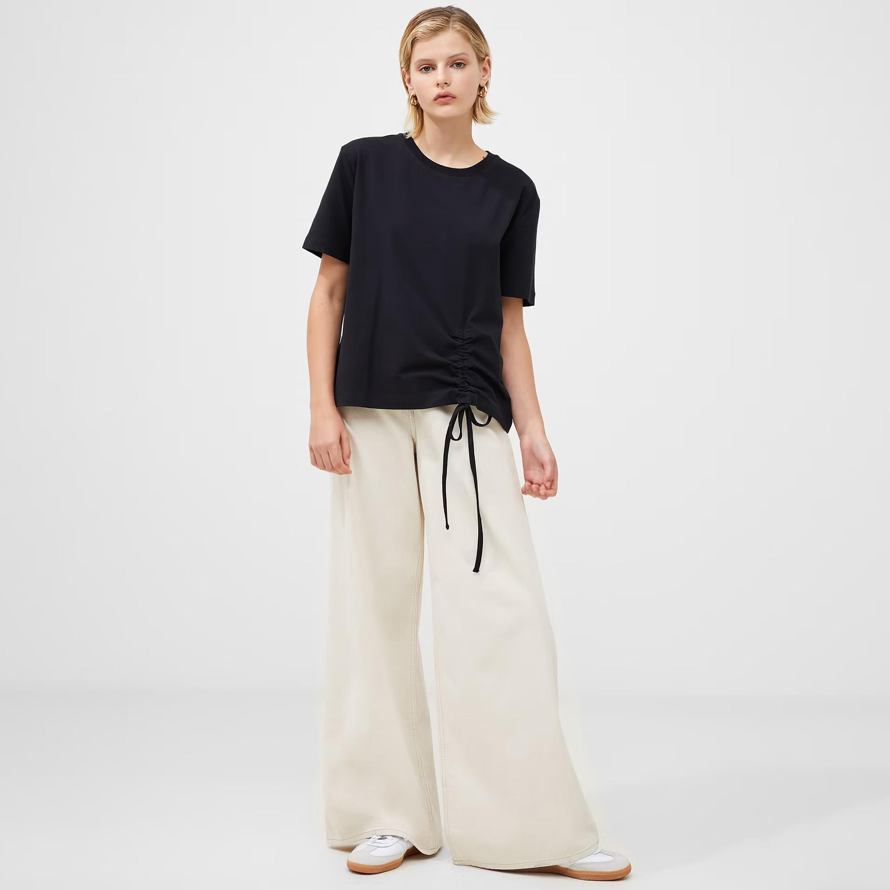 تي شيرت أبيض نسائي من فرينش كونيكشن-women-clothing-tshirts-image-2