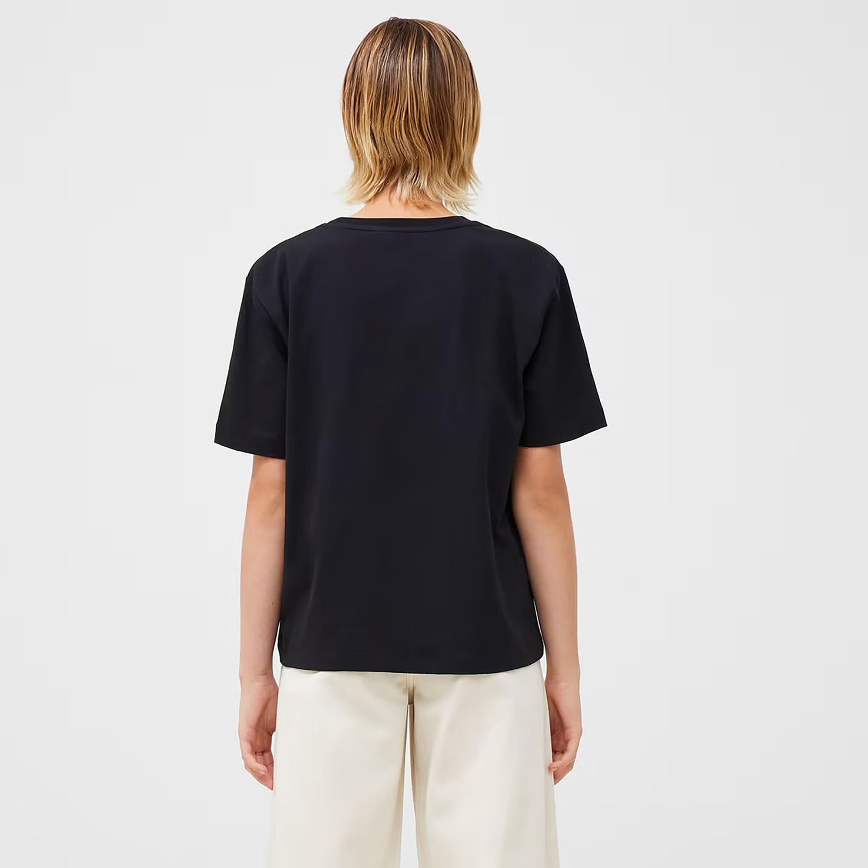تي شيرت أبيض نسائي من فرينش كونيكشن-women-clothing-tshirts-image-3