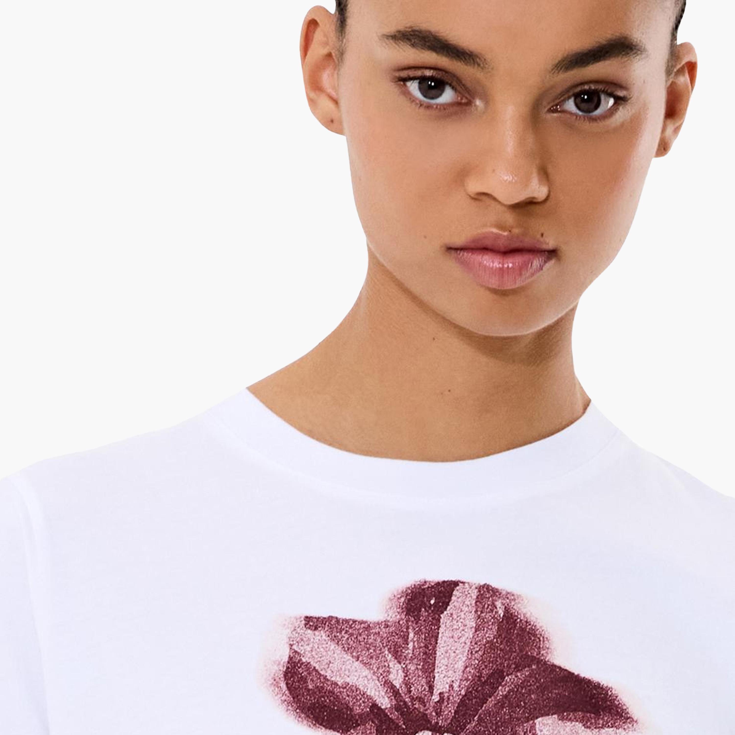 تيشيرت نسائي أبيض مطبوع عليه رسومات من فرينش كونيكشن-women-clothing-tshirts-image-3