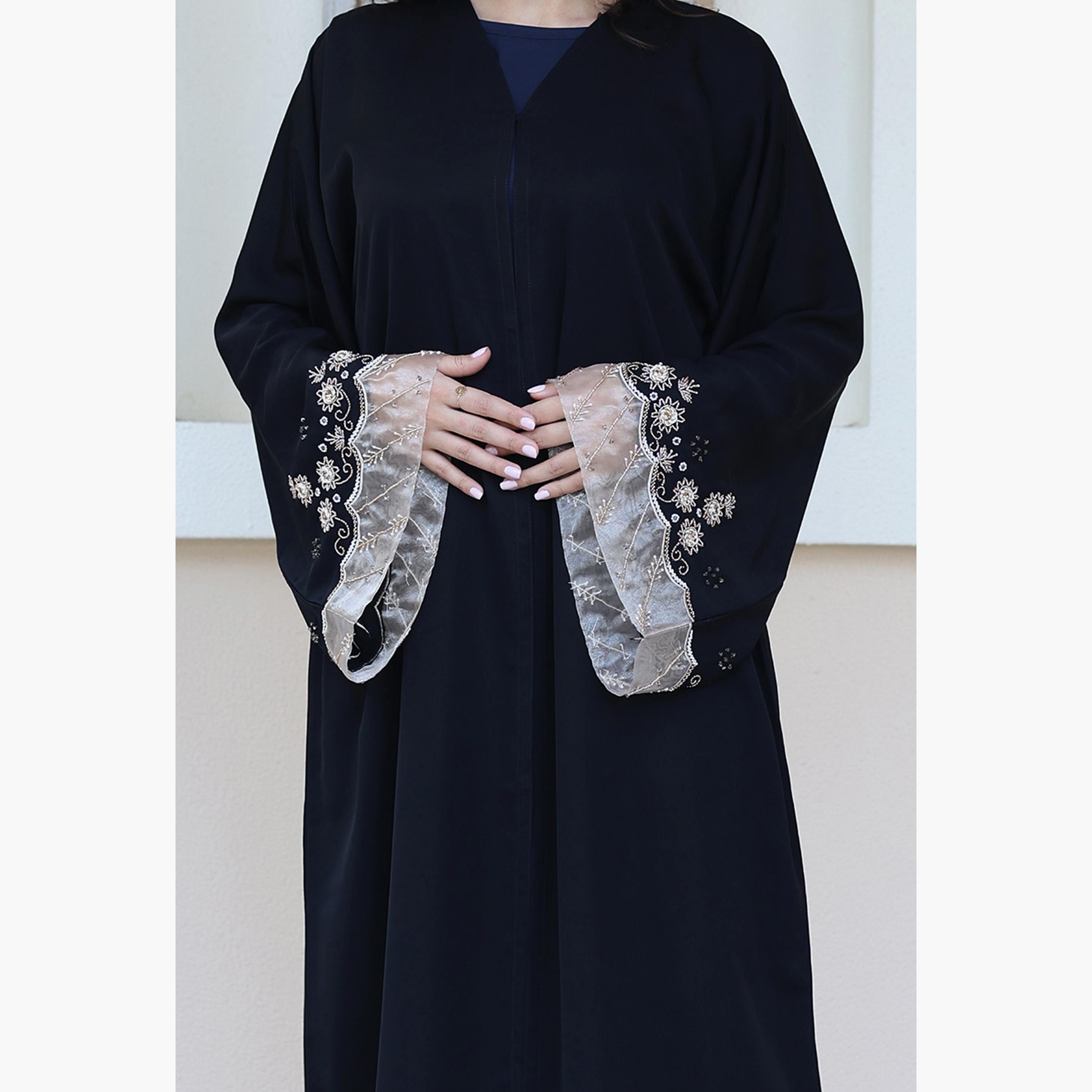 عباءة سهرة نسائية سوداء مطرزة بالخرز من قماش نيدا بأكمام واسعة من نُخبة-women-arabicclothing-abayas-image-2