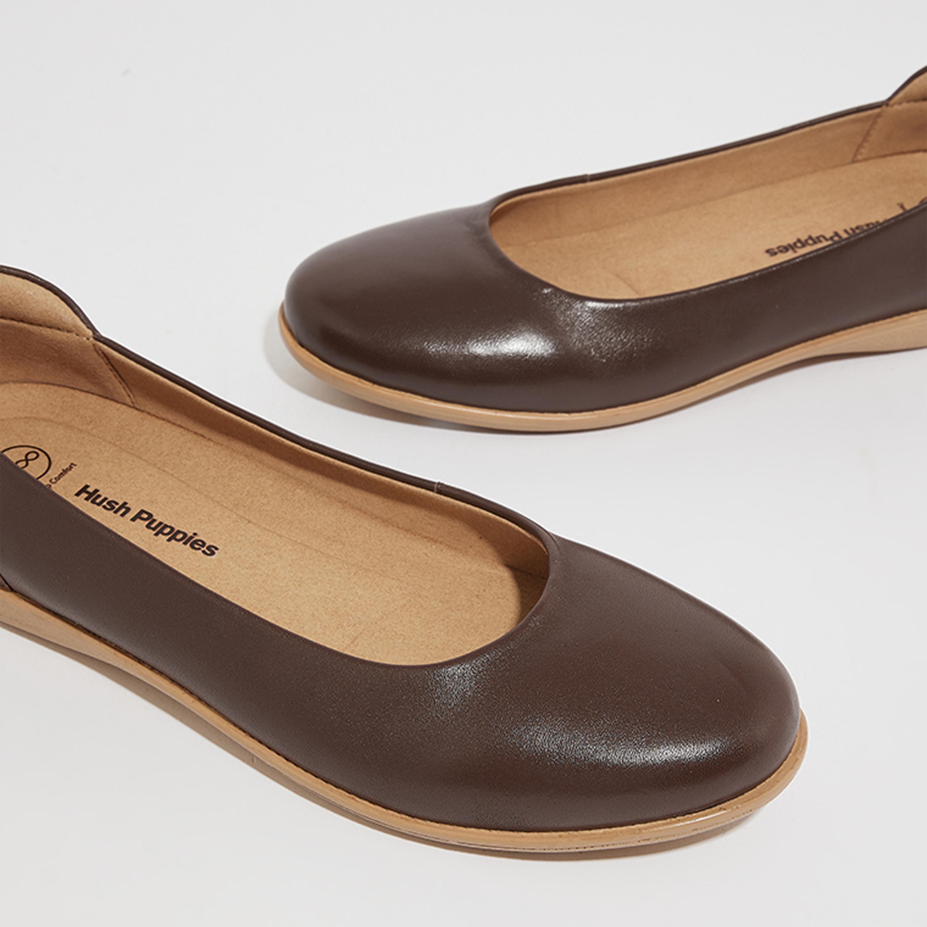 هاش بابيز- حذاء باليرينا للنساء سهل الارتداء بأصابع دائرية ومزين بنقشة زهرة | 77975-200-women-shoes-ballerinas-image-4