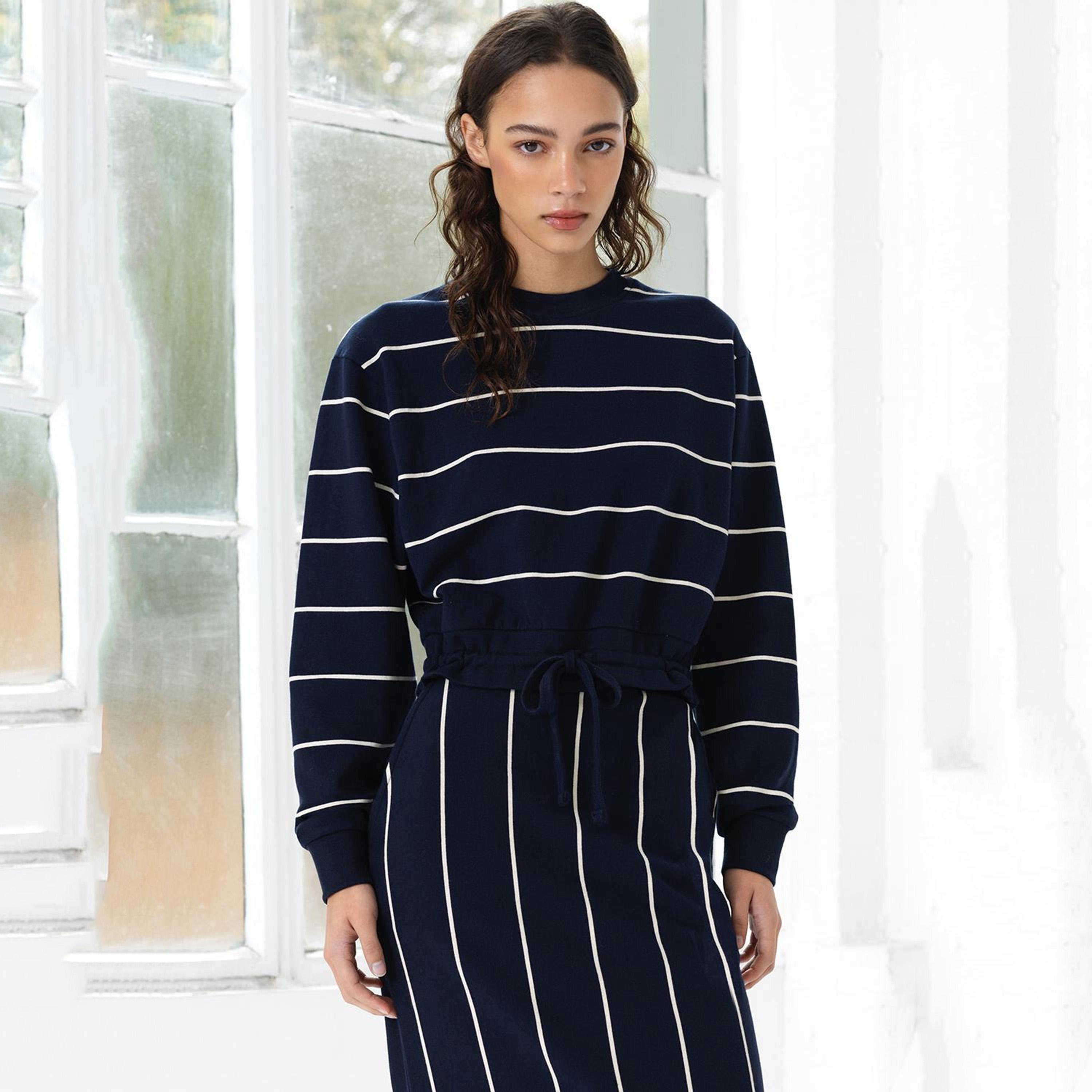 سويت شيرت حريمي مخطط باللون الأزرق من فرينش كونكشن-women-clothing-hoodiesandsweatshirts-sweatshirts-image-1