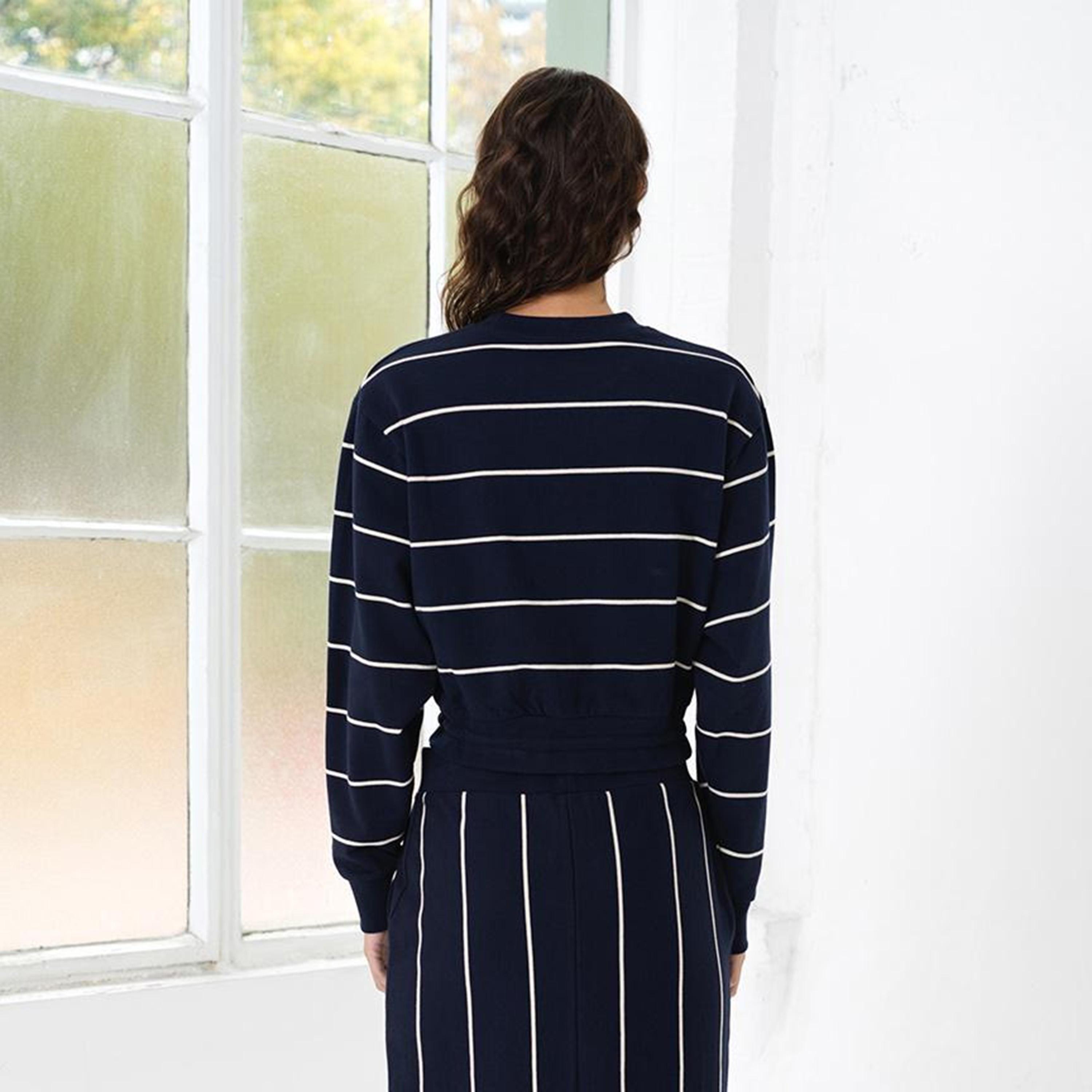 سويت شيرت حريمي مخطط باللون الأزرق من فرينش كونكشن-women-clothing-hoodiesandsweatshirts-sweatshirts-image-3