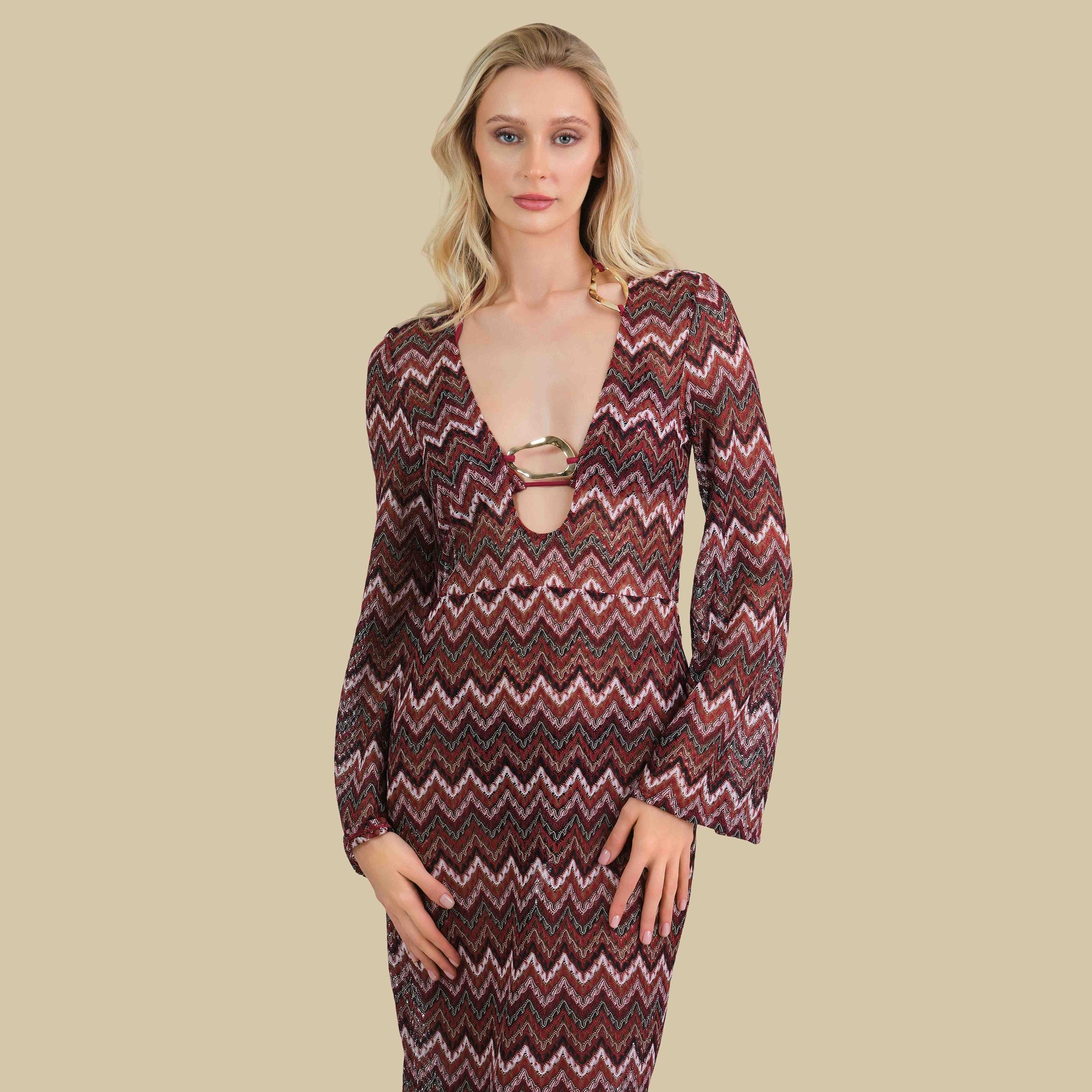 فستان نسائي بياقة V وأكمام طويلة بنقشة متعرجة من إيسلا اند إيفي-women-clothing-swimandbeach-coverups-image-3