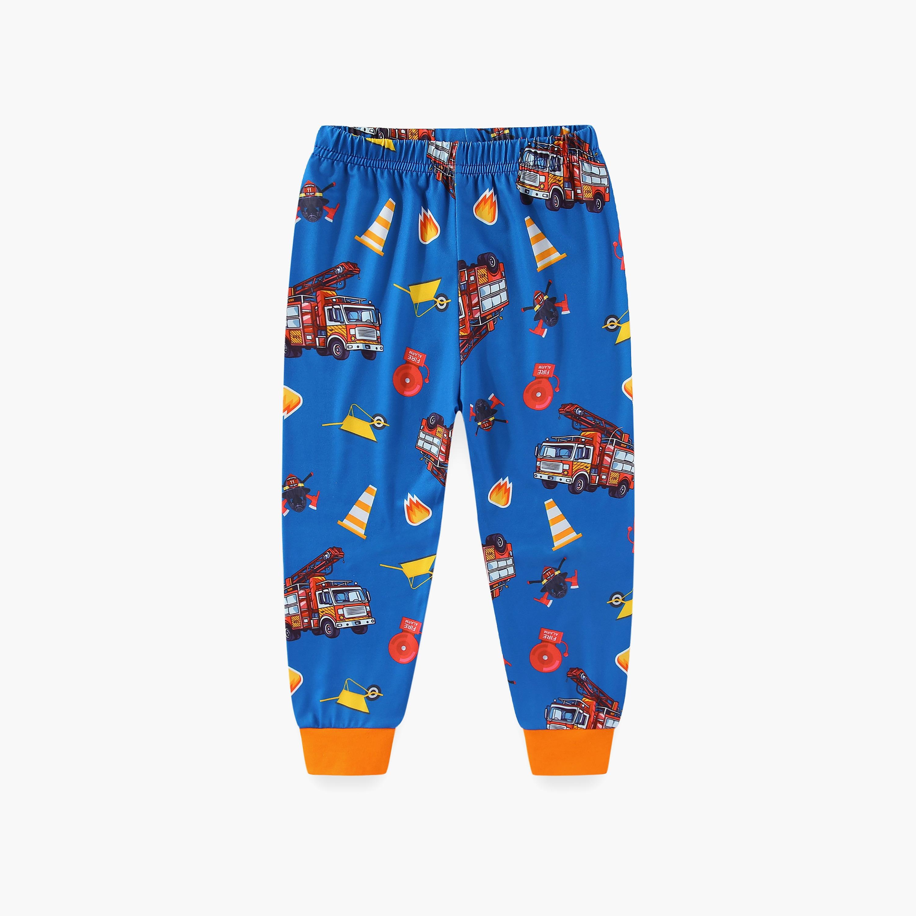 تي شيرت بطبعة مهمة إنقاذ شاحنة إطفاء متوهجة في الظلام مع بنطال ركض من بيبيكلو-boys-clothing-nightwear-image-11