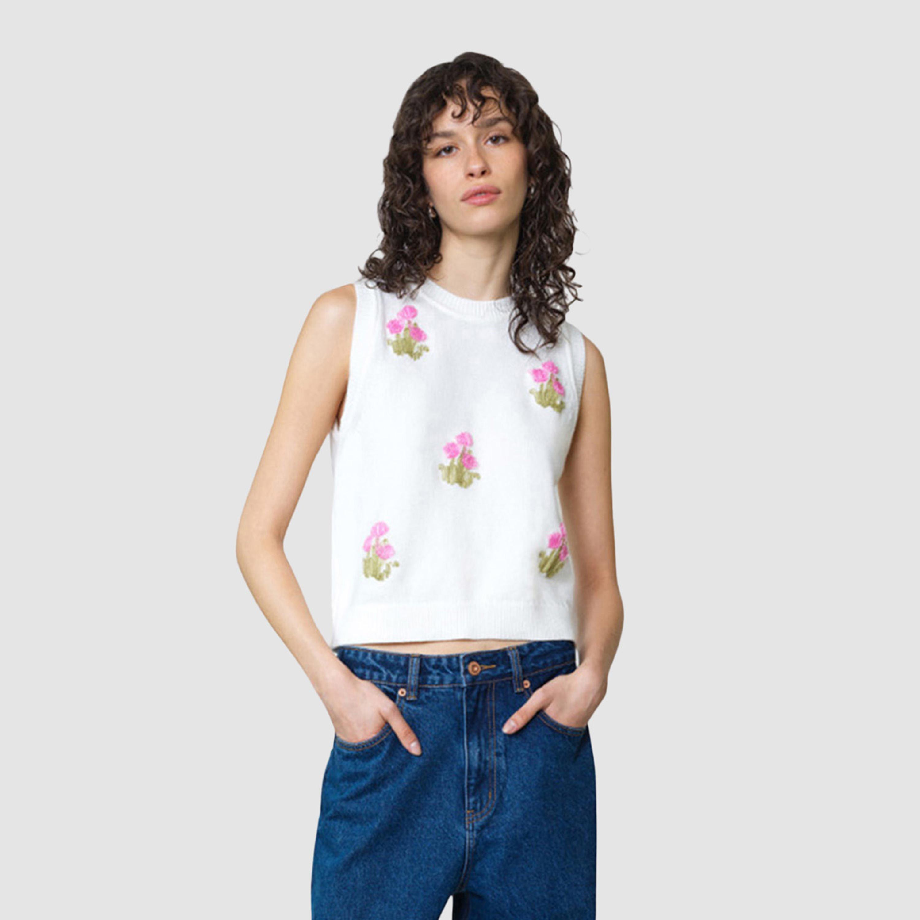 بلوزة محبوكة "تانك" نسائية بزهور بارزة لون أبيض من فرينش كونكشن-women-clothing-shirtsandblouses-blouses-image-1