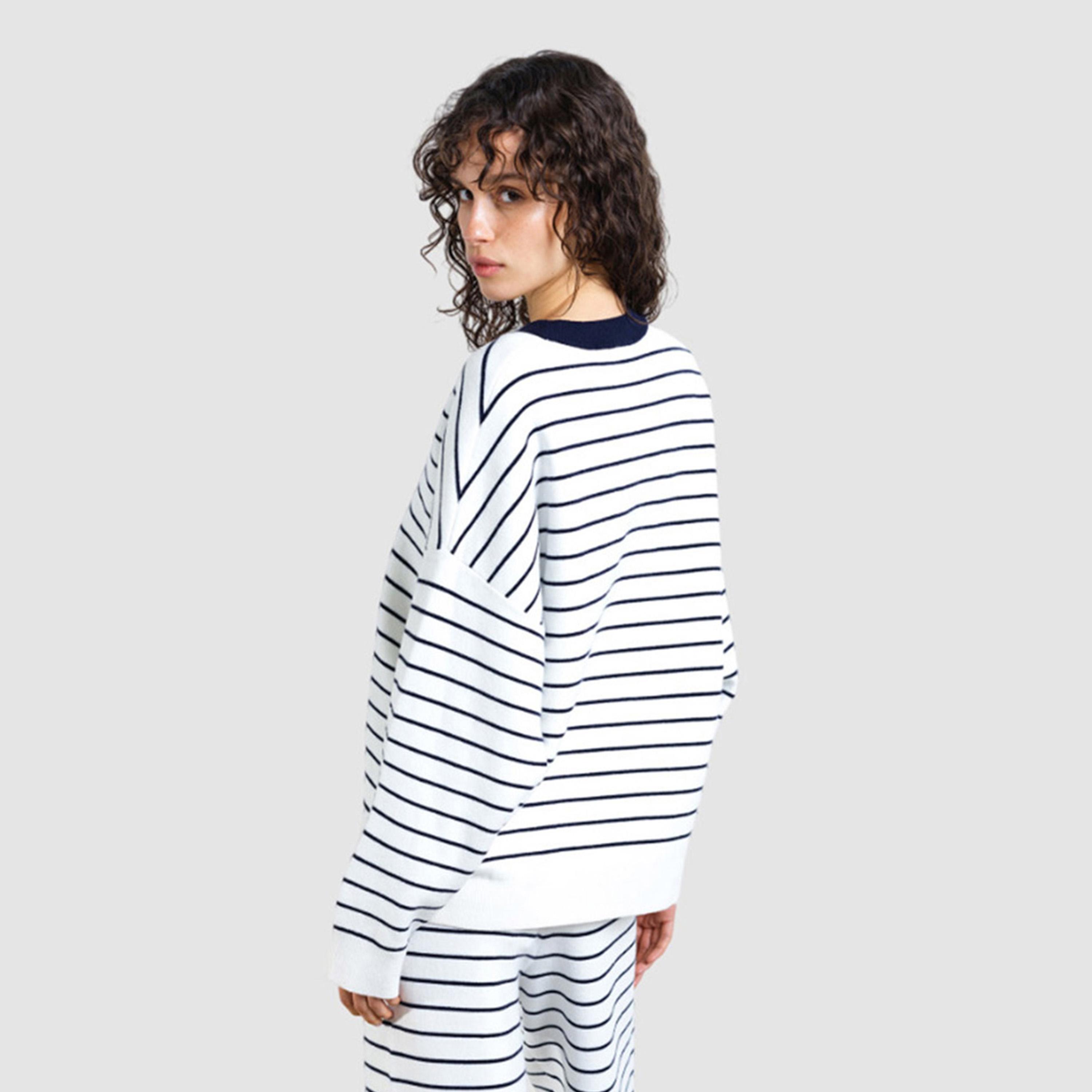 سويتر نسائي بأكمام منسدلة ومخطط لون أبيض من فرينش كونكشن-women-winterwear-cardigansandjumpers-jumpers-image-3