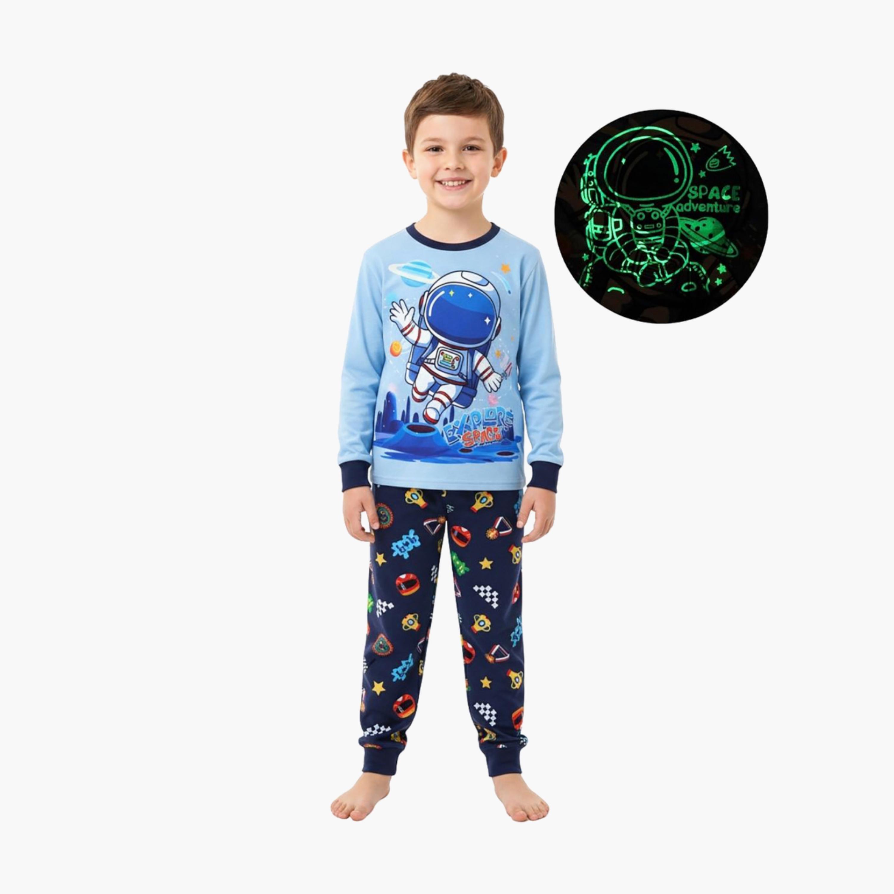 طقم بيجاما من قطعتين مطبوع عليه رائد فضاء، متوهج في الظلام من بيبيكلو-boys-clothing-setsandcoords-image-1