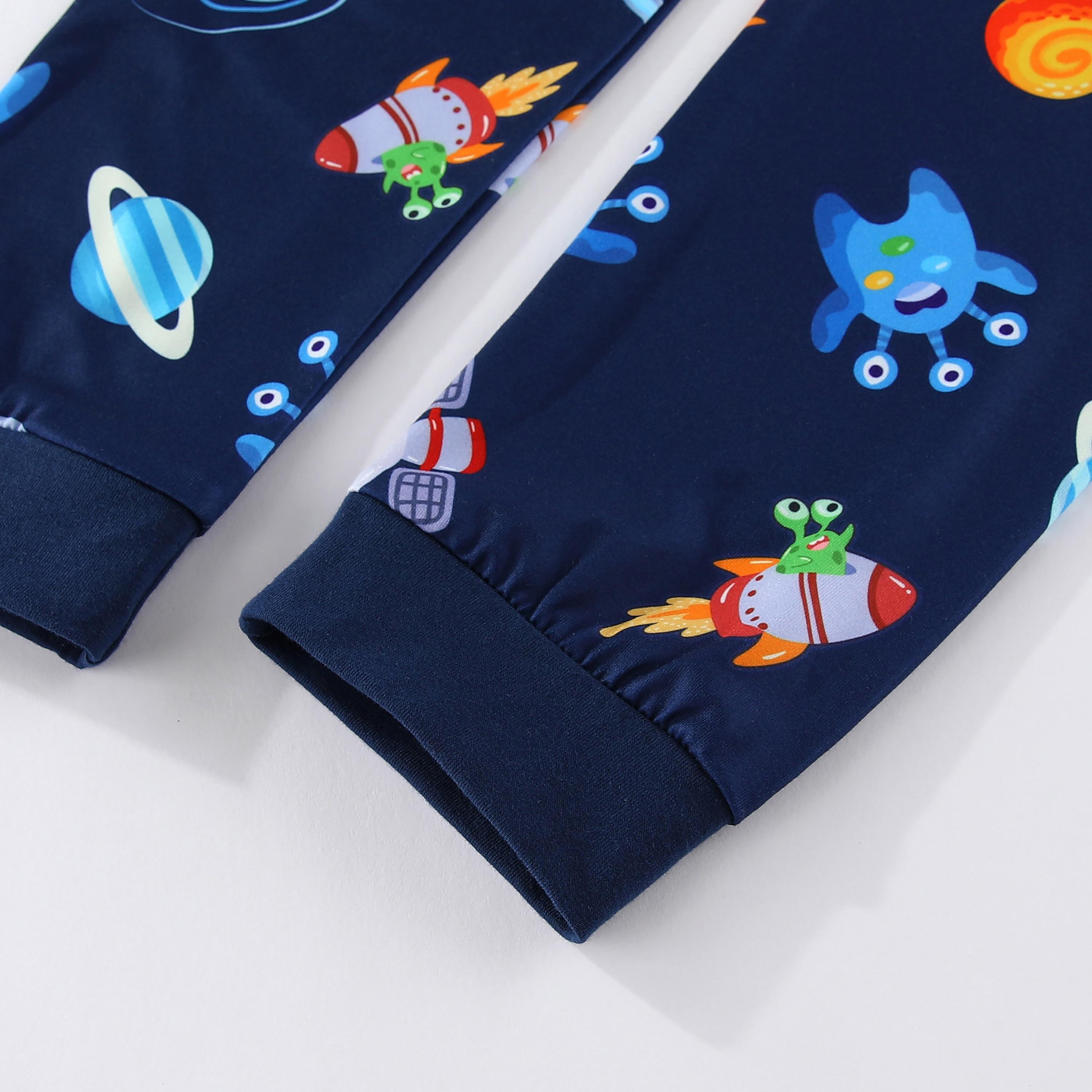 طقم بيجاما من قطعتين مطبوع عليه رائد فضاء، متوهج في الظلام من بيبيكلو-boys-clothing-setsandcoords-image-9