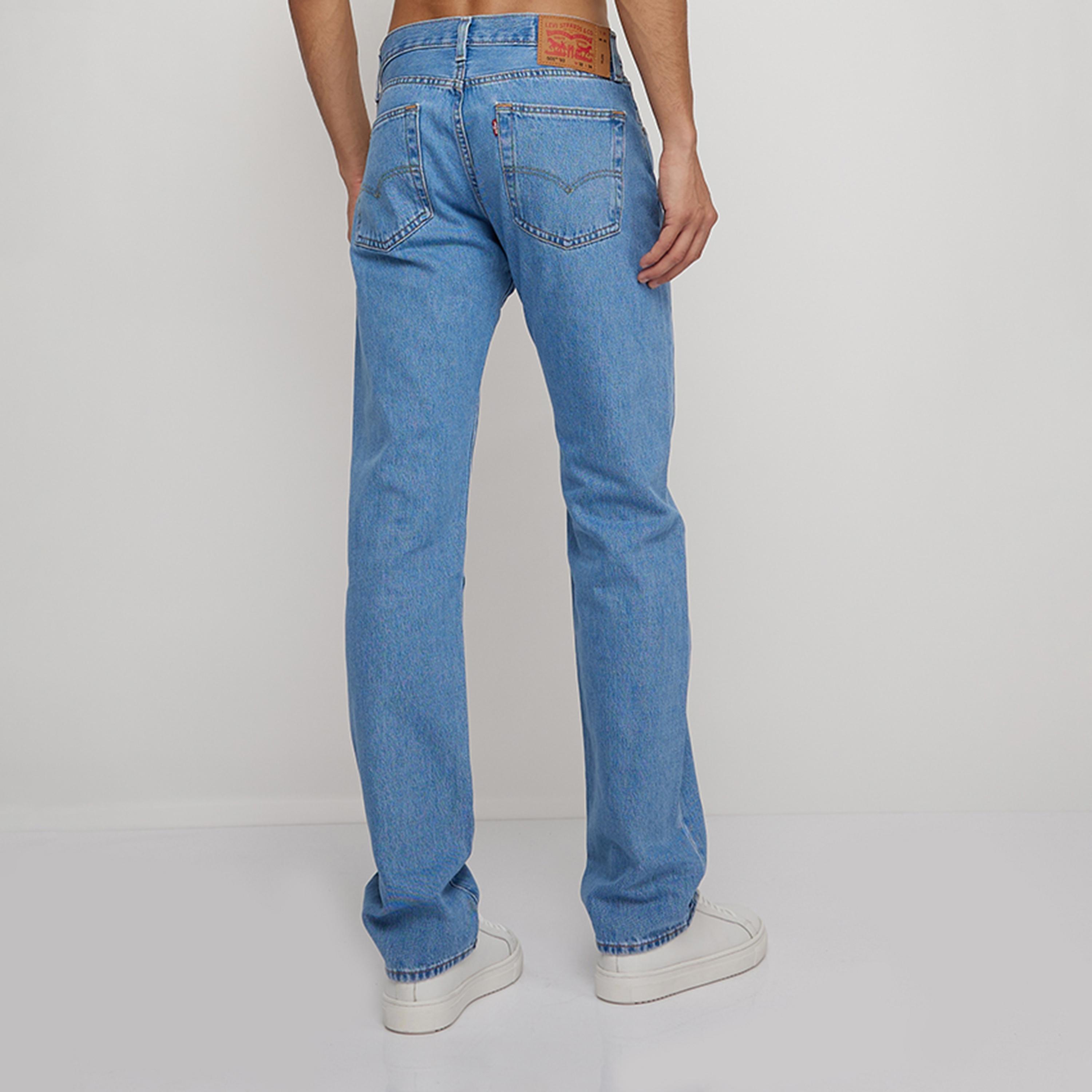 بنطال جينز من ليفايز 501 بلون ازرق ذو قصة مستقيمة وجيب متوسط الارتفاع-men-clothing-bottoms-jeans-image-2