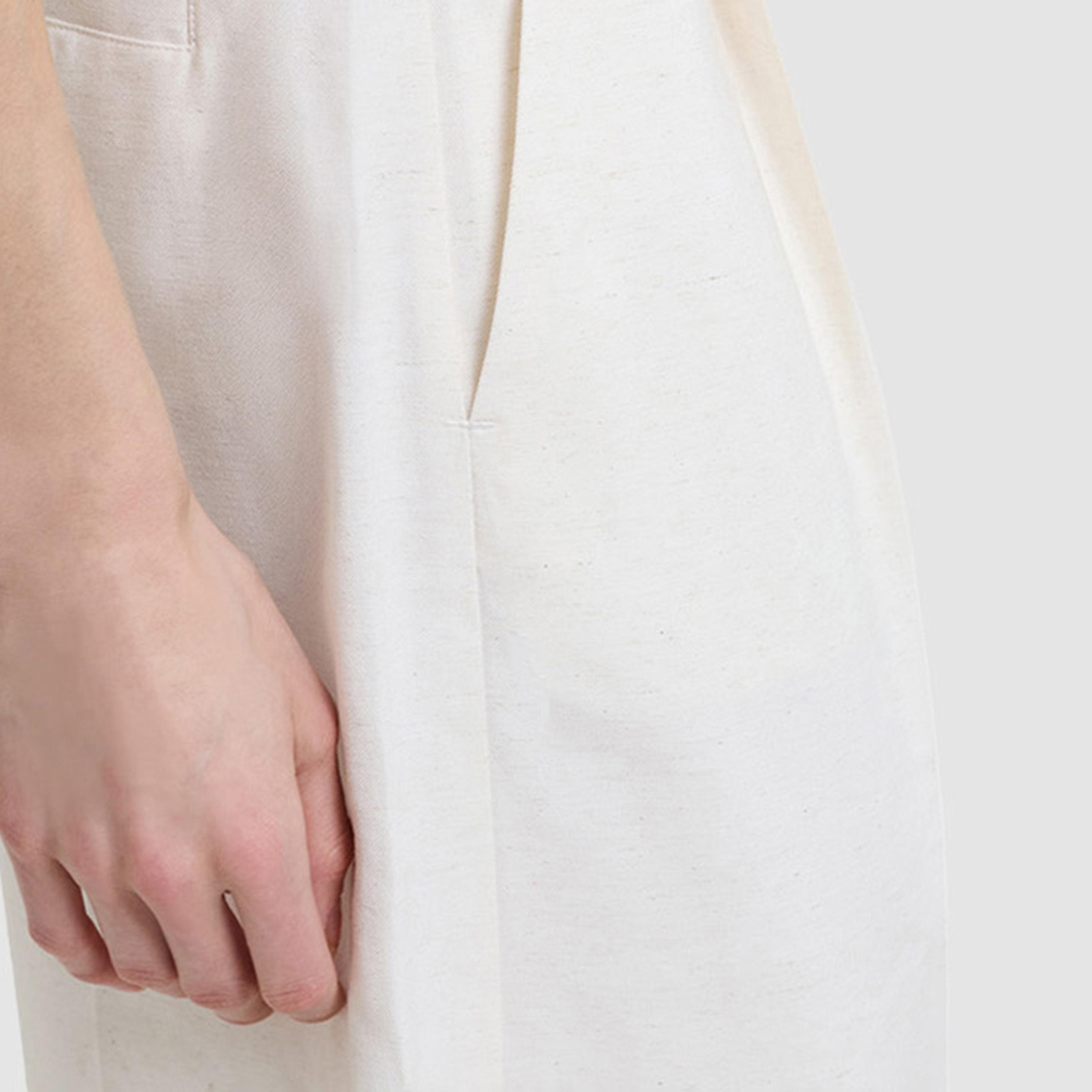 شورت برمودا نسائي لون أبيض من فرينش كونكشن-women-clothing-bottoms-shorts-image-5