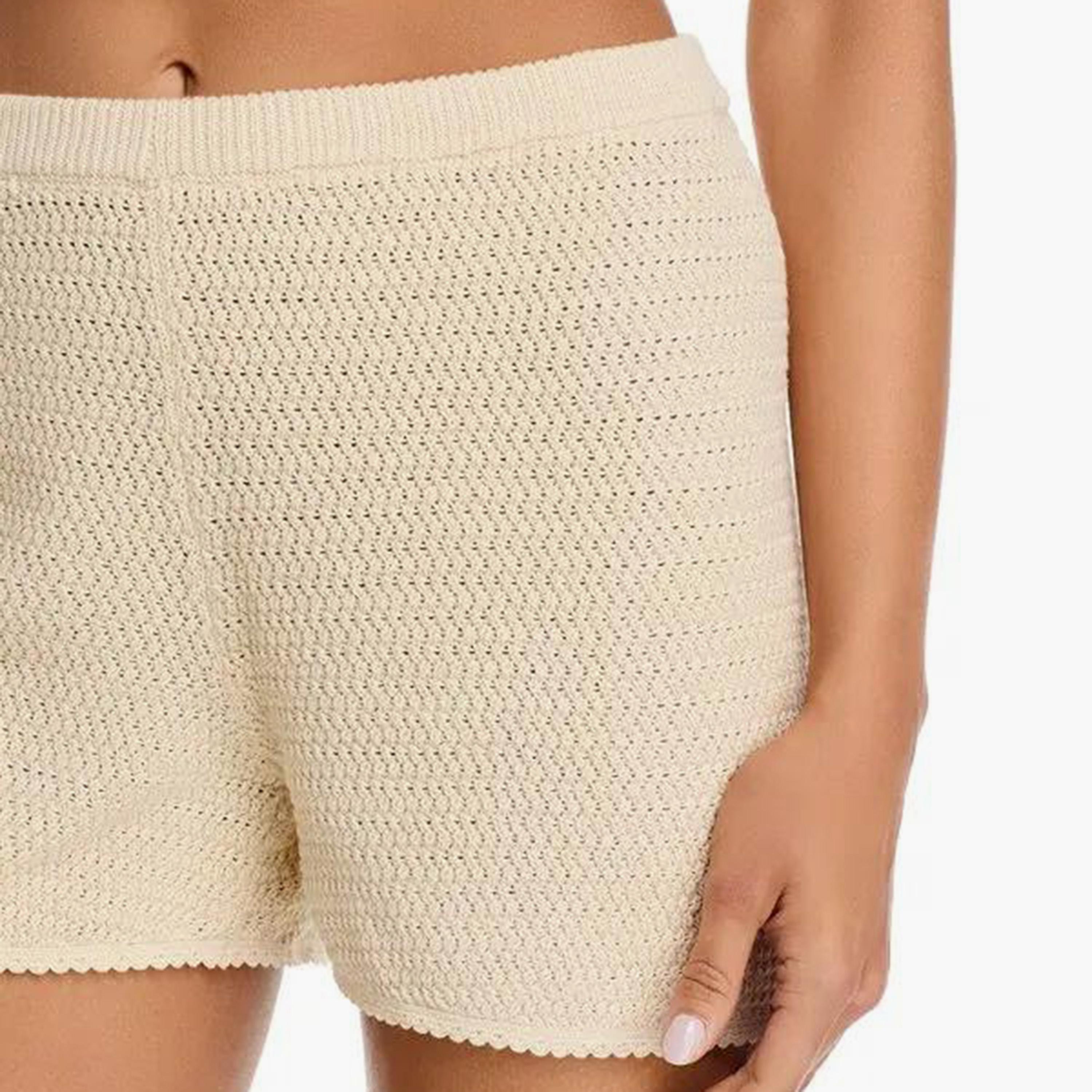 شورت نسائي قطن كروشيه بقماش بارز لون كريمي من فرينش كونكشن-women-clothing-bottoms-shorts-image-5