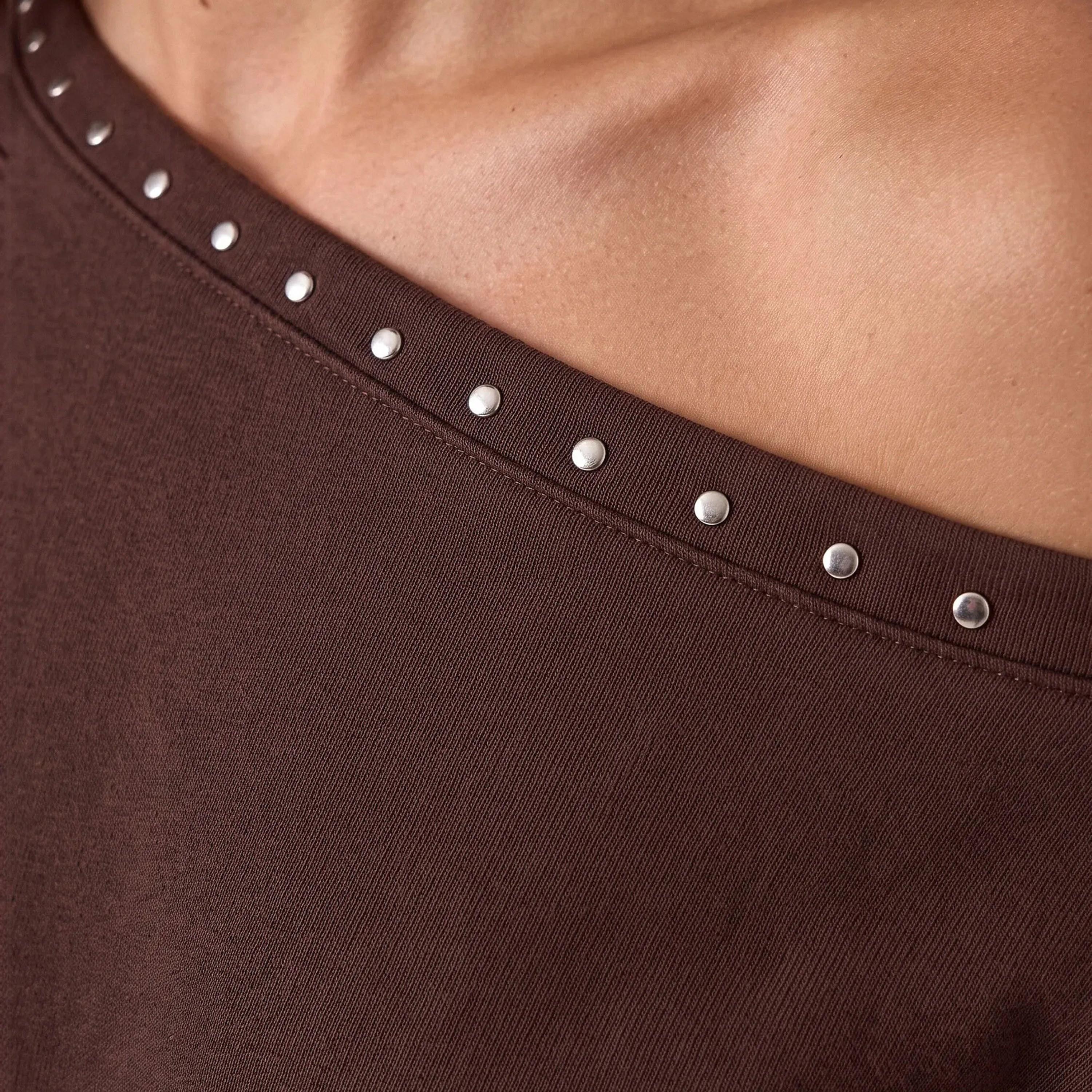 سويت شيرت حريمي بكتف واحد من قماش القطن باللون البني من كوتون-women-clothing-hoodiesandsweatshirts-sweatshirts-image-5