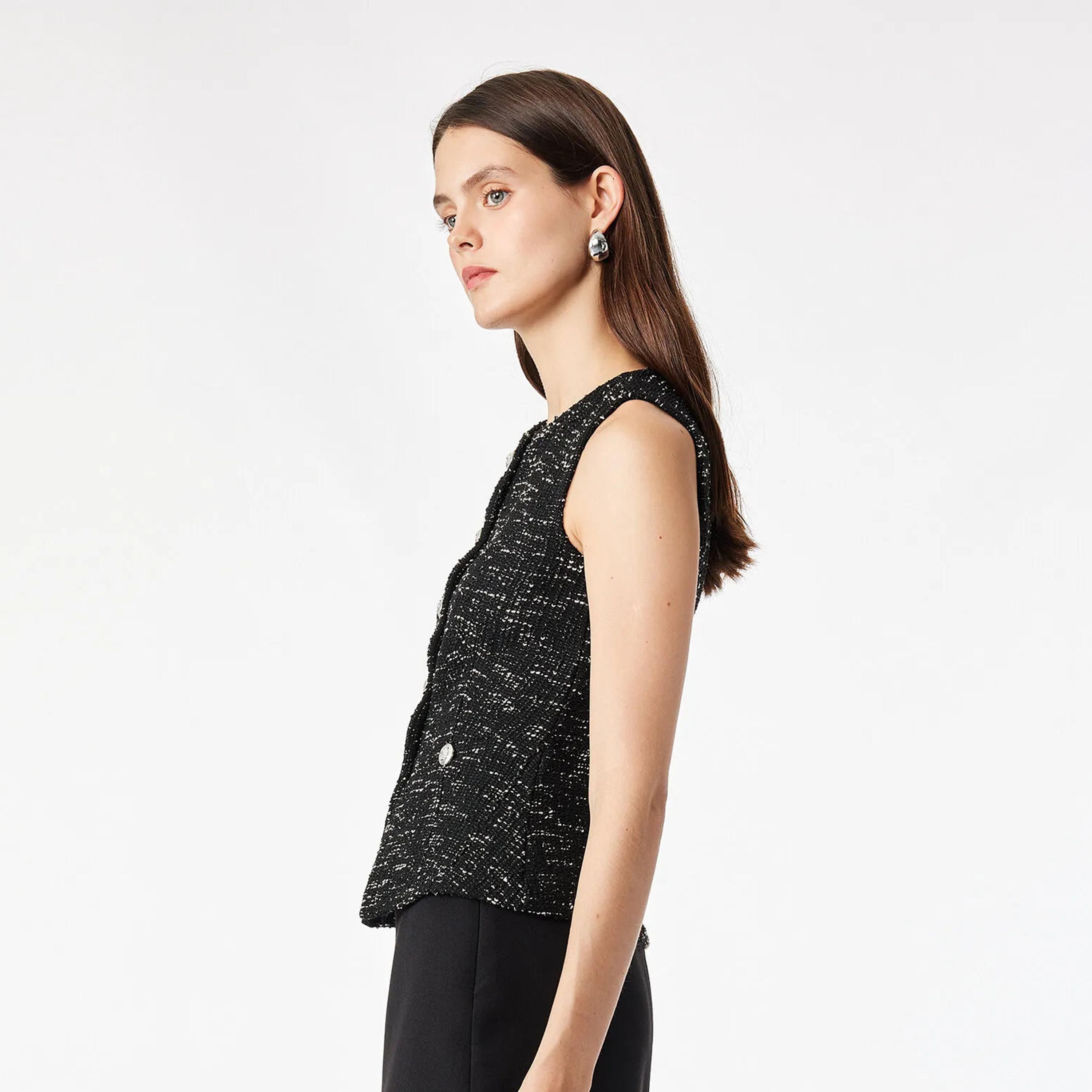 KOTON Black Textured Cotton Women's Vest-women-winterwear-coatsandjackets-waistcoats-image-3