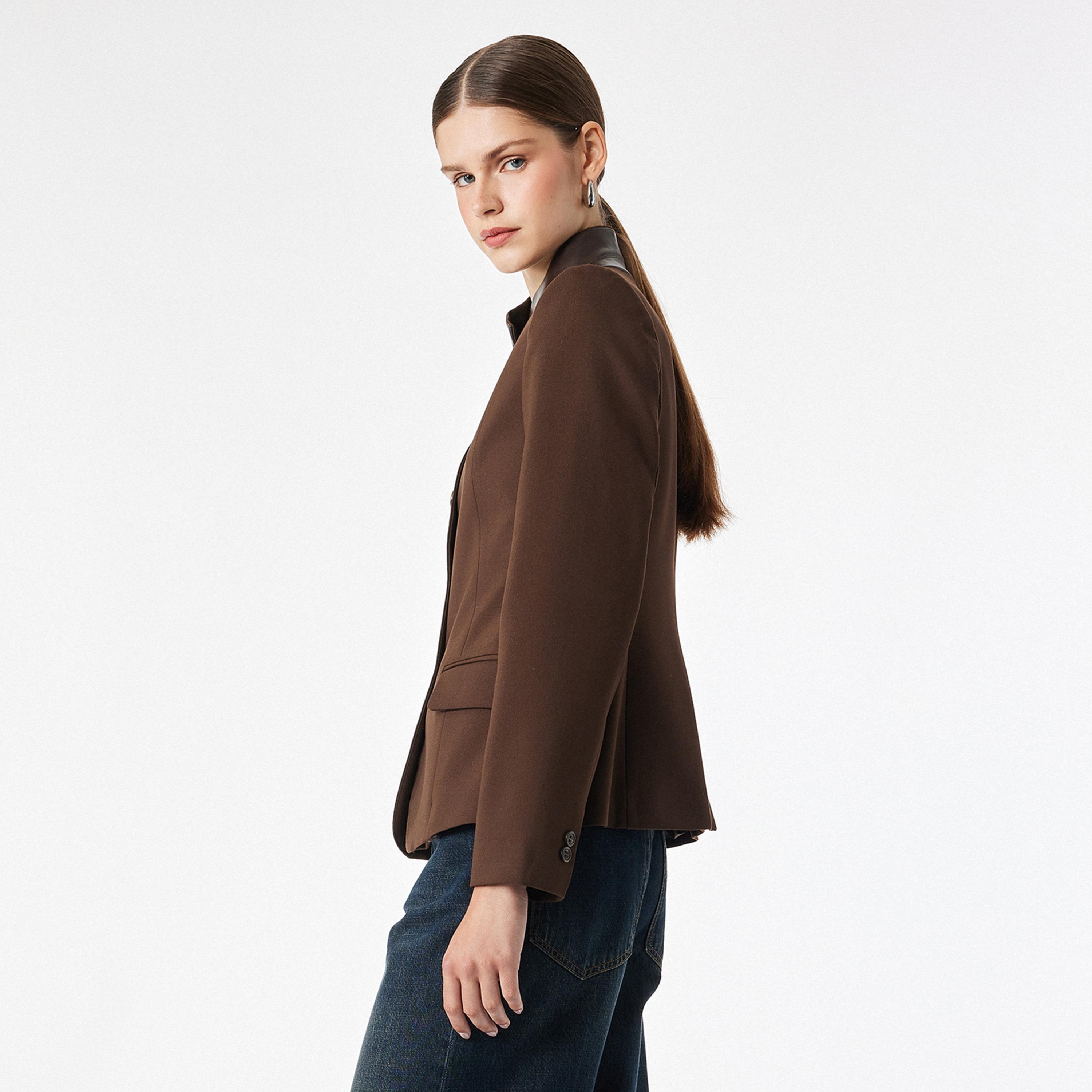 جاكيت حريمي بياقة قائمة باللون البني من كوتون-women-winterwear-coatsandjackets-jackets-image-3