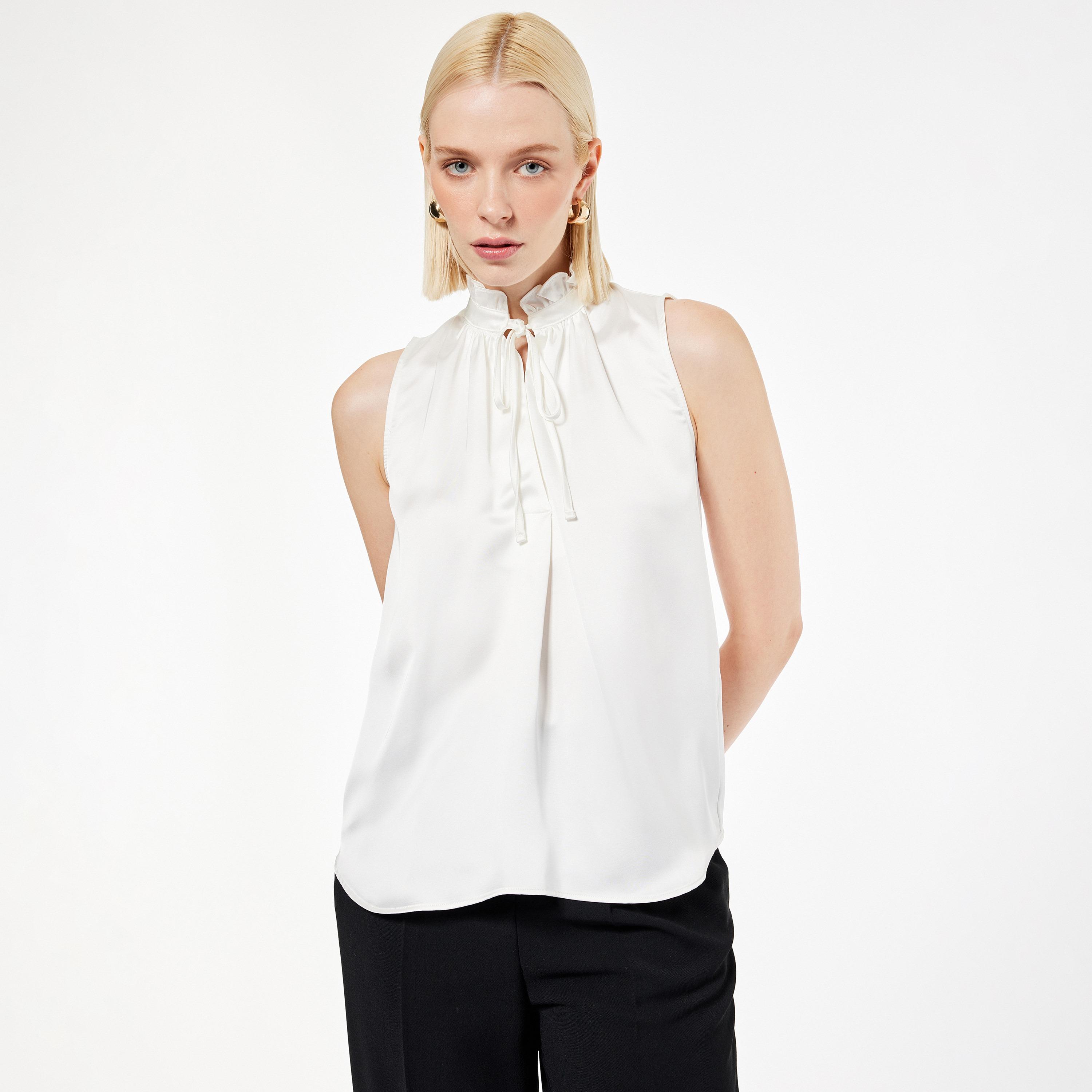 بلوزة بفتحة رقبة مكشكشة باللون الأبيض للنساء من كوتون-women-clothing-shirtsandblouses-blouses-image-1