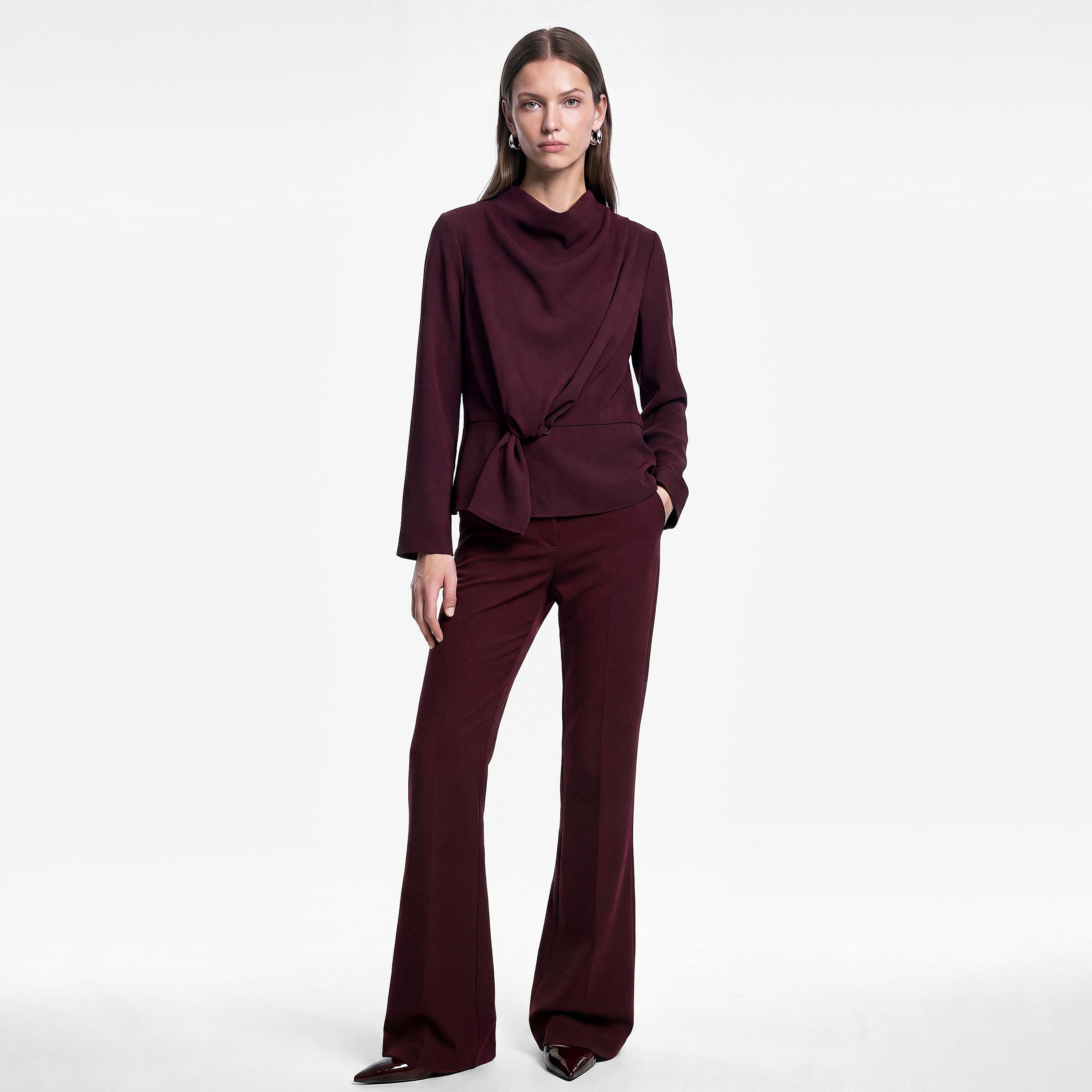 بلوزة حريمي بياقة متساقطة (كاول) باللون الخمرّي من كوتون-women-clothing-shirtsandblouses-blouses-image-2