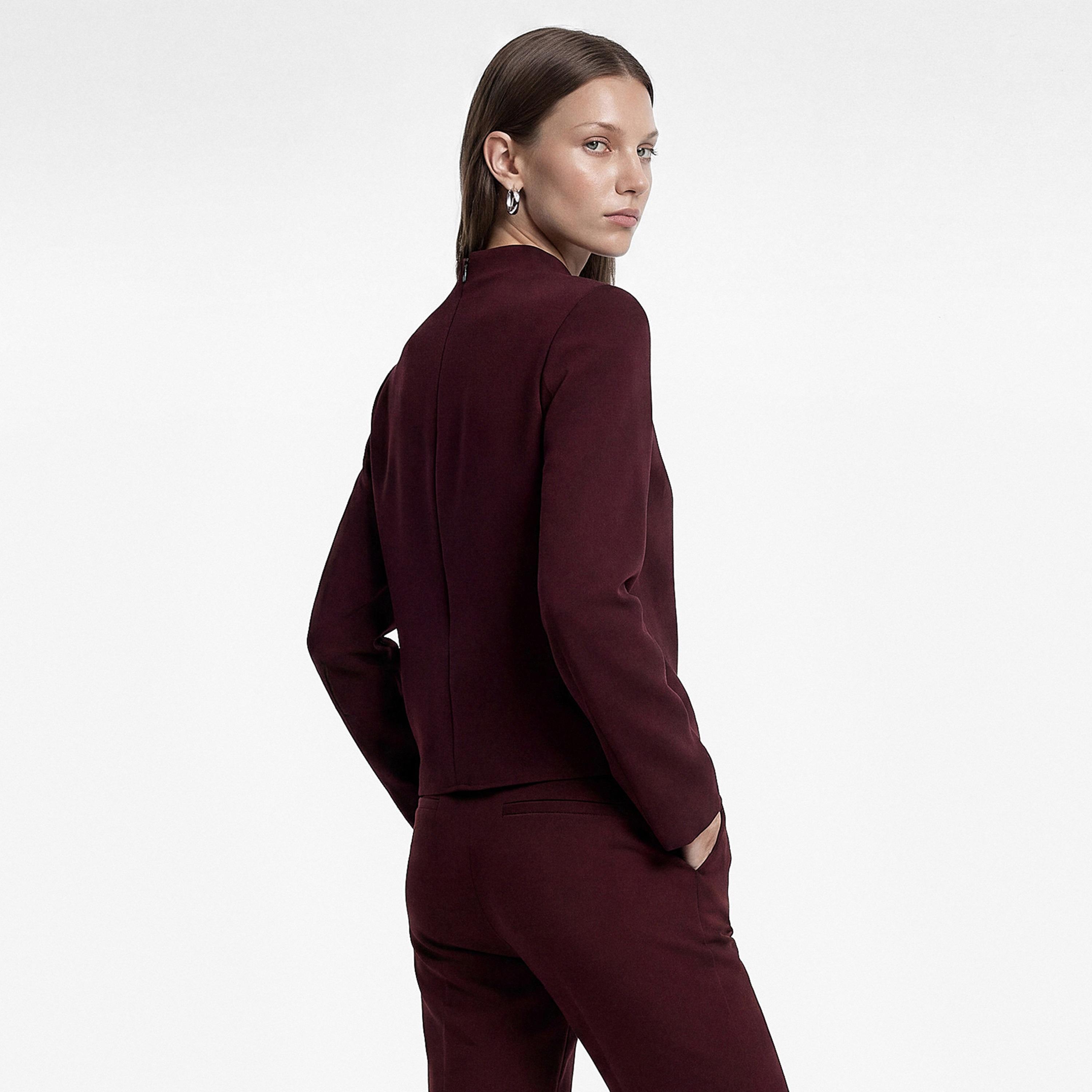 بلوزة حريمي بياقة متساقطة (كاول) باللون الخمرّي من كوتون-women-clothing-shirtsandblouses-blouses-image-3