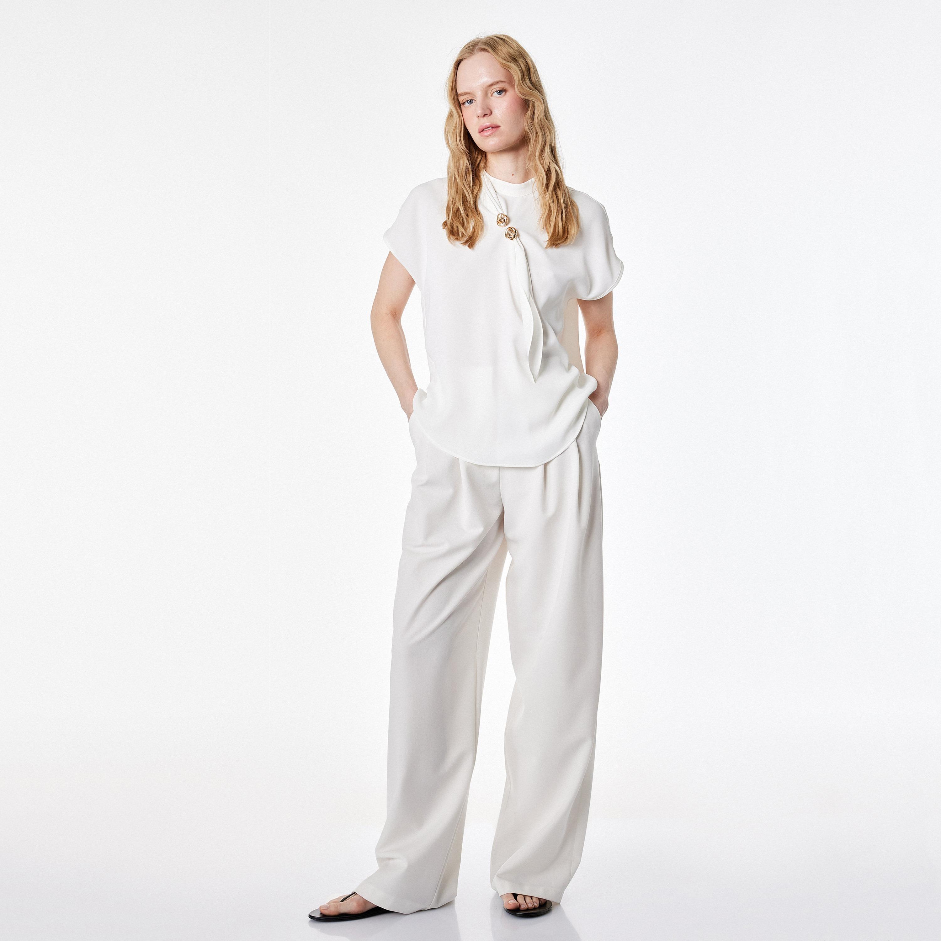 توب ستان حريمي بأكمام دولمان باللون الأبيض من كوتون-women-clothing-shirtsandblouses-blouses-image-2