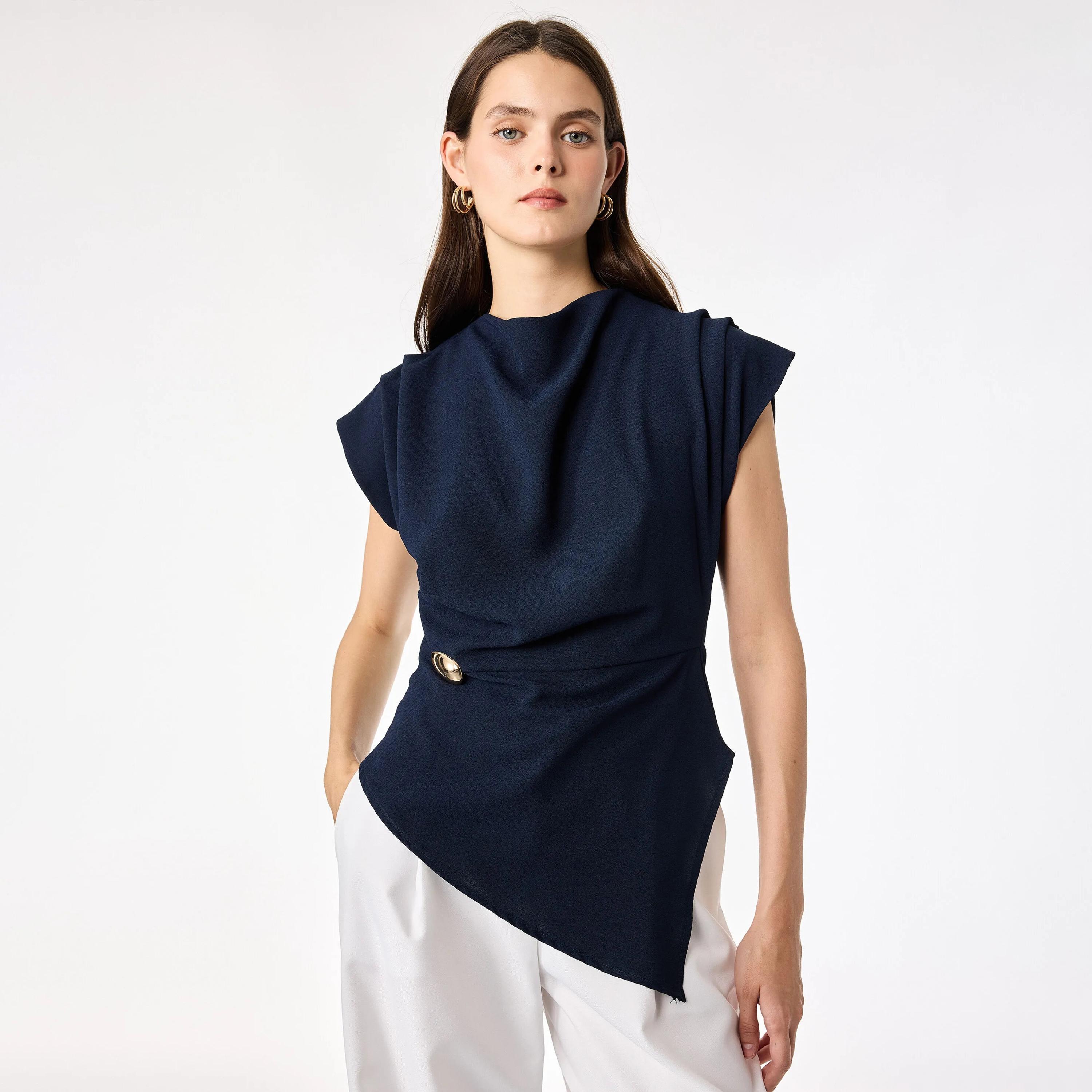 توب حريمي قماش قطن بفتحة رقبة كاول من كوتون-women-clothing-shirtsandblouses-blouses-image-1