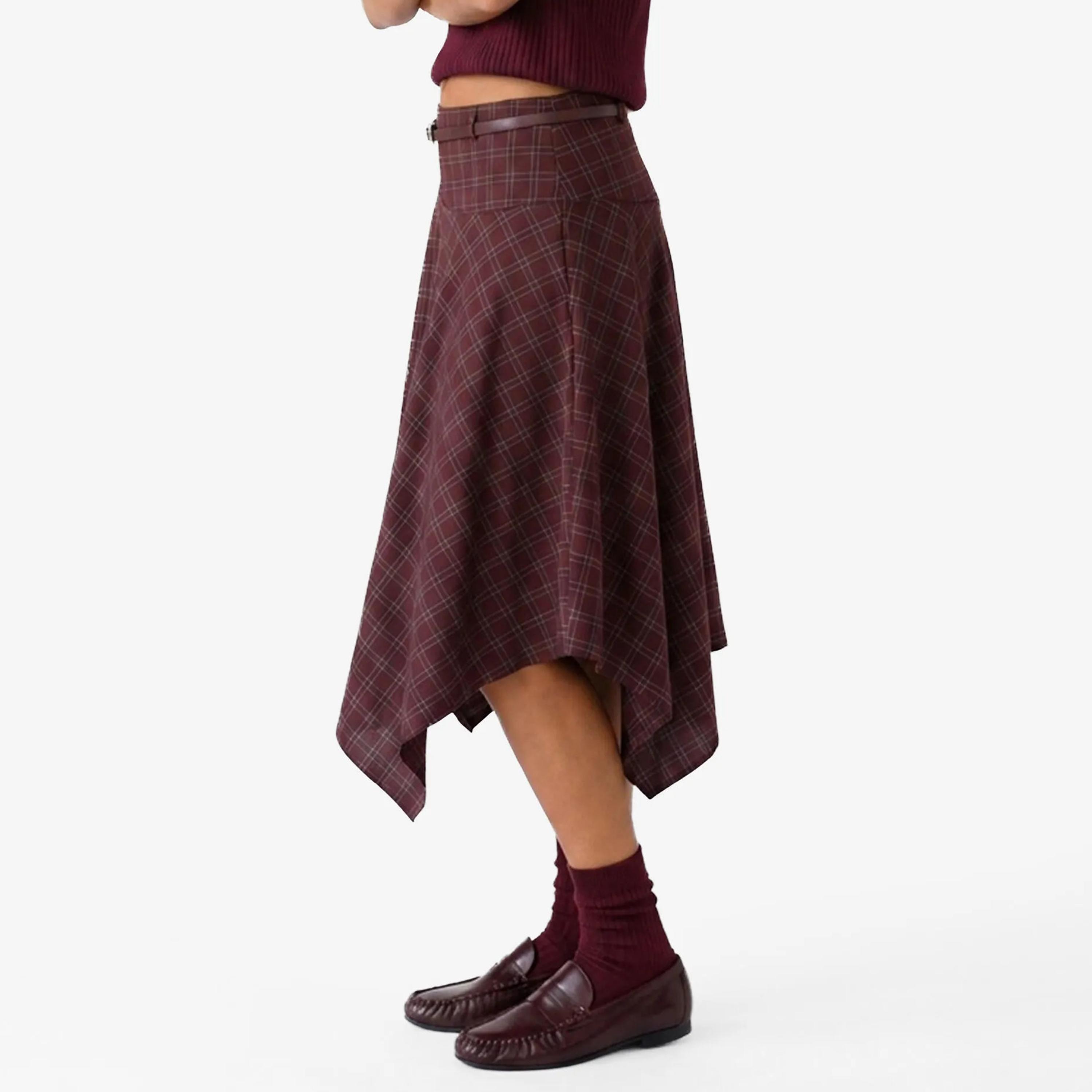 تنورة ميدي حريمي بنقشة الكاروهات وأطراف مموجة باللون العنابي من كوتون-women-clothing-skirts-image-3
