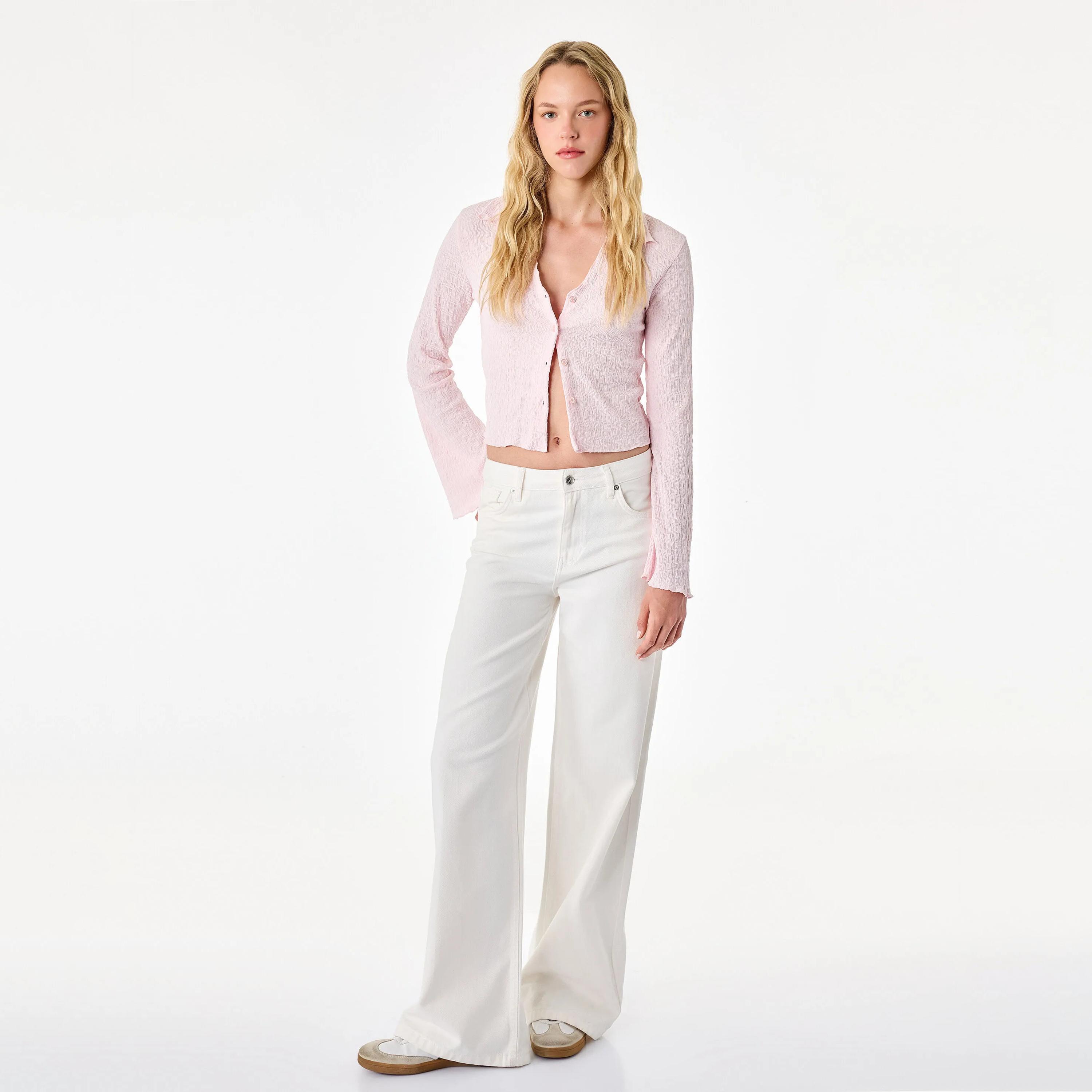 توب حريمي وردي بملمس مضلع وياقة من كوتون-women-clothing-shirtsandblouses-blouses-image-2