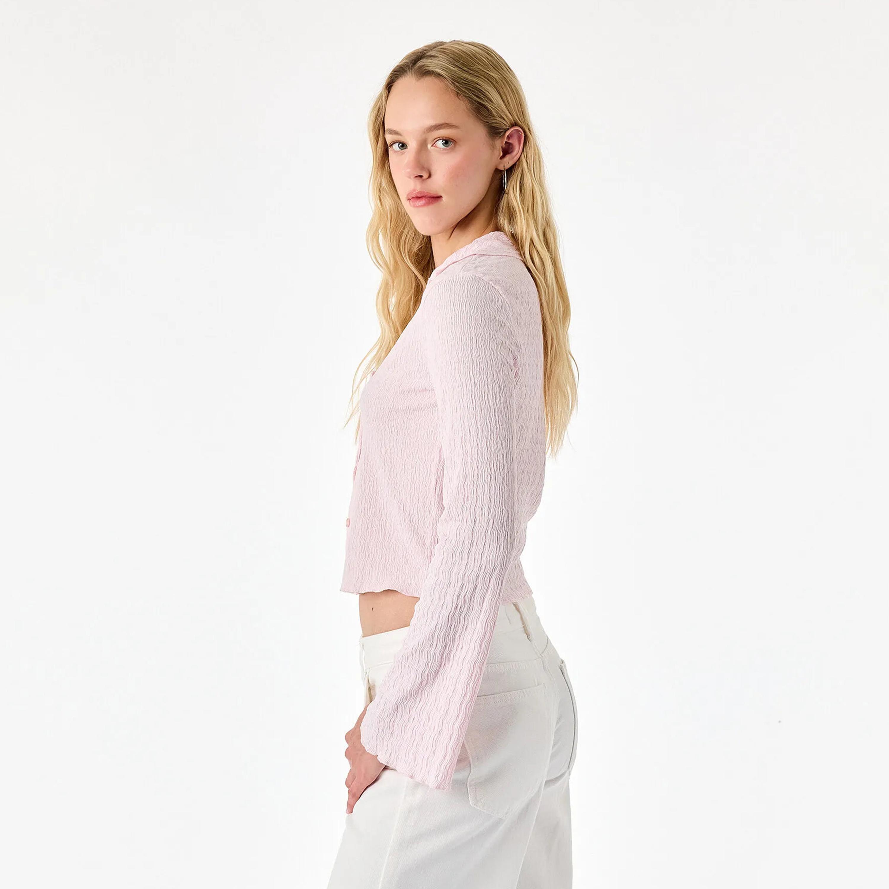 توب حريمي وردي بملمس مضلع وياقة من كوتون-women-clothing-shirtsandblouses-blouses-image-3