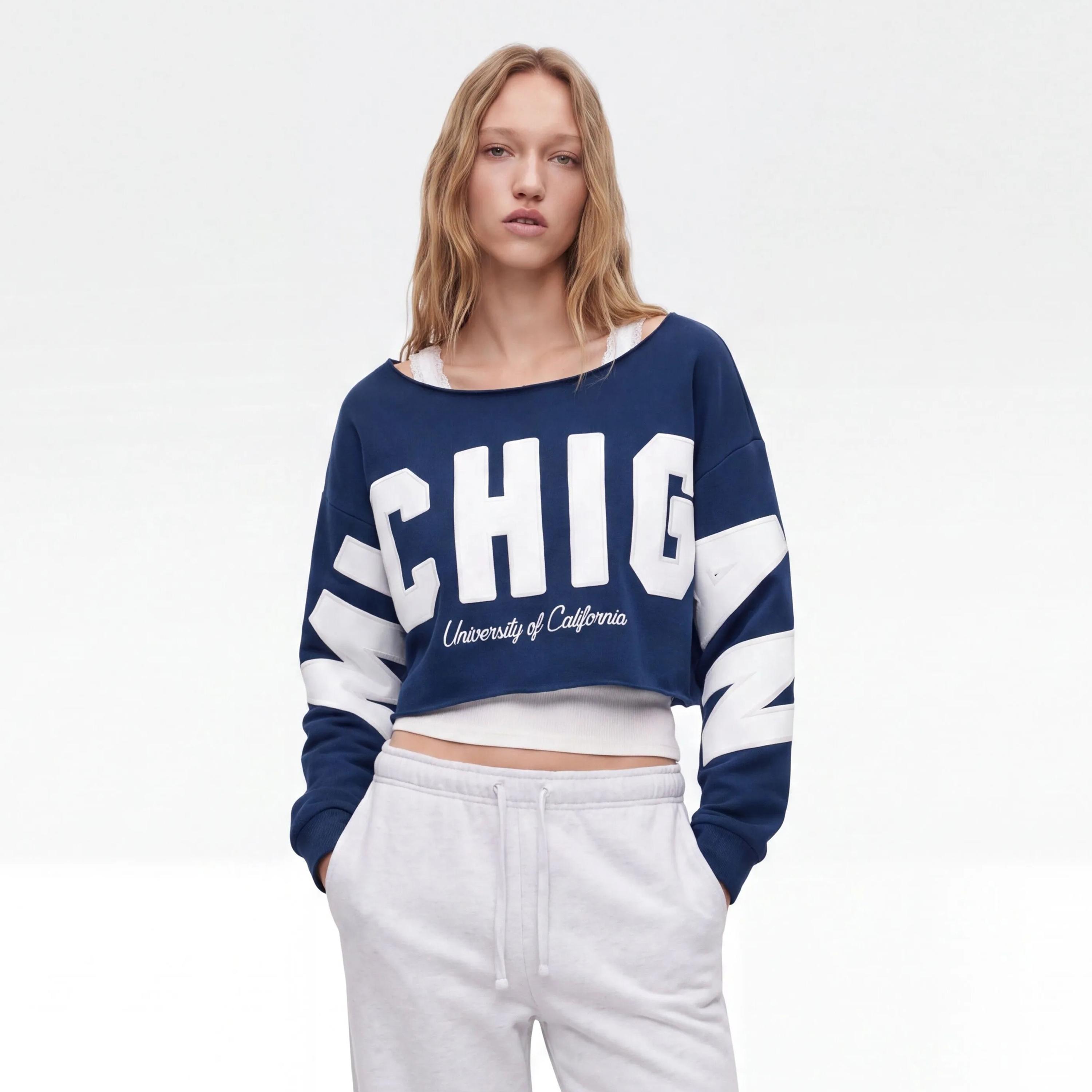 سويت شيرت حريمي بطبعة جرافيك باللون الكحلي وأكمام مسدلة من كوتون-women-clothing-hoodiesandsweatshirts-sweatshirts-image-1
