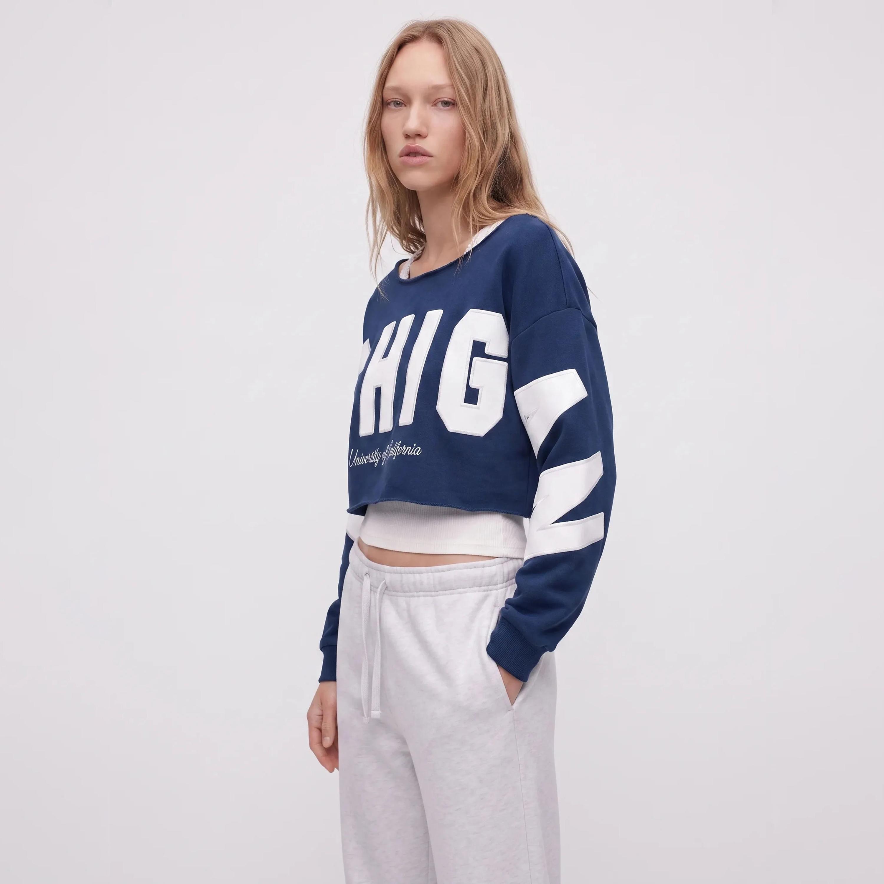 سويت شيرت حريمي بطبعة جرافيك باللون الكحلي وأكمام مسدلة من كوتون-women-clothing-hoodiesandsweatshirts-sweatshirts-image-3