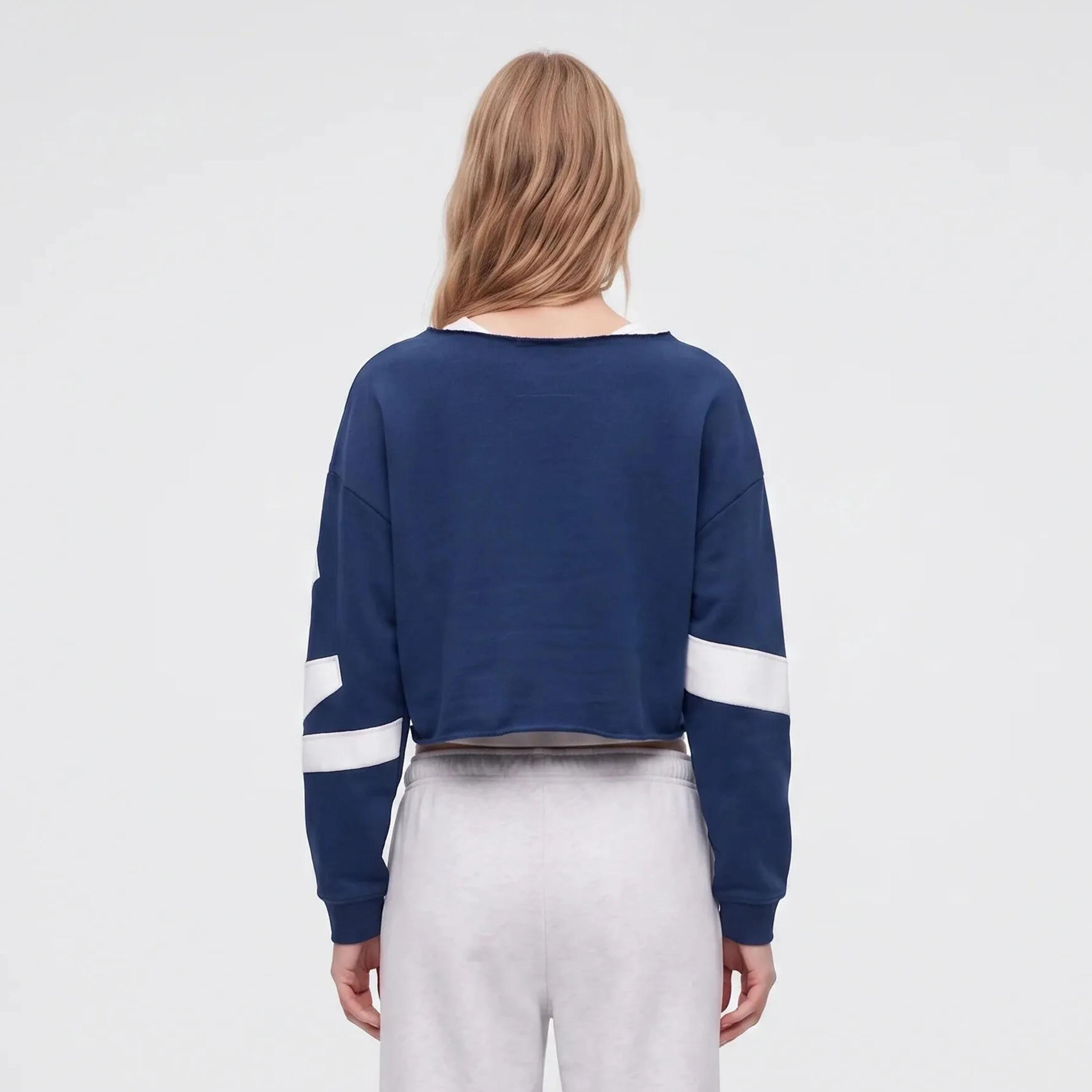 سويت شيرت حريمي بطبعة جرافيك باللون الكحلي وأكمام مسدلة من كوتون-women-clothing-hoodiesandsweatshirts-sweatshirts-image-4