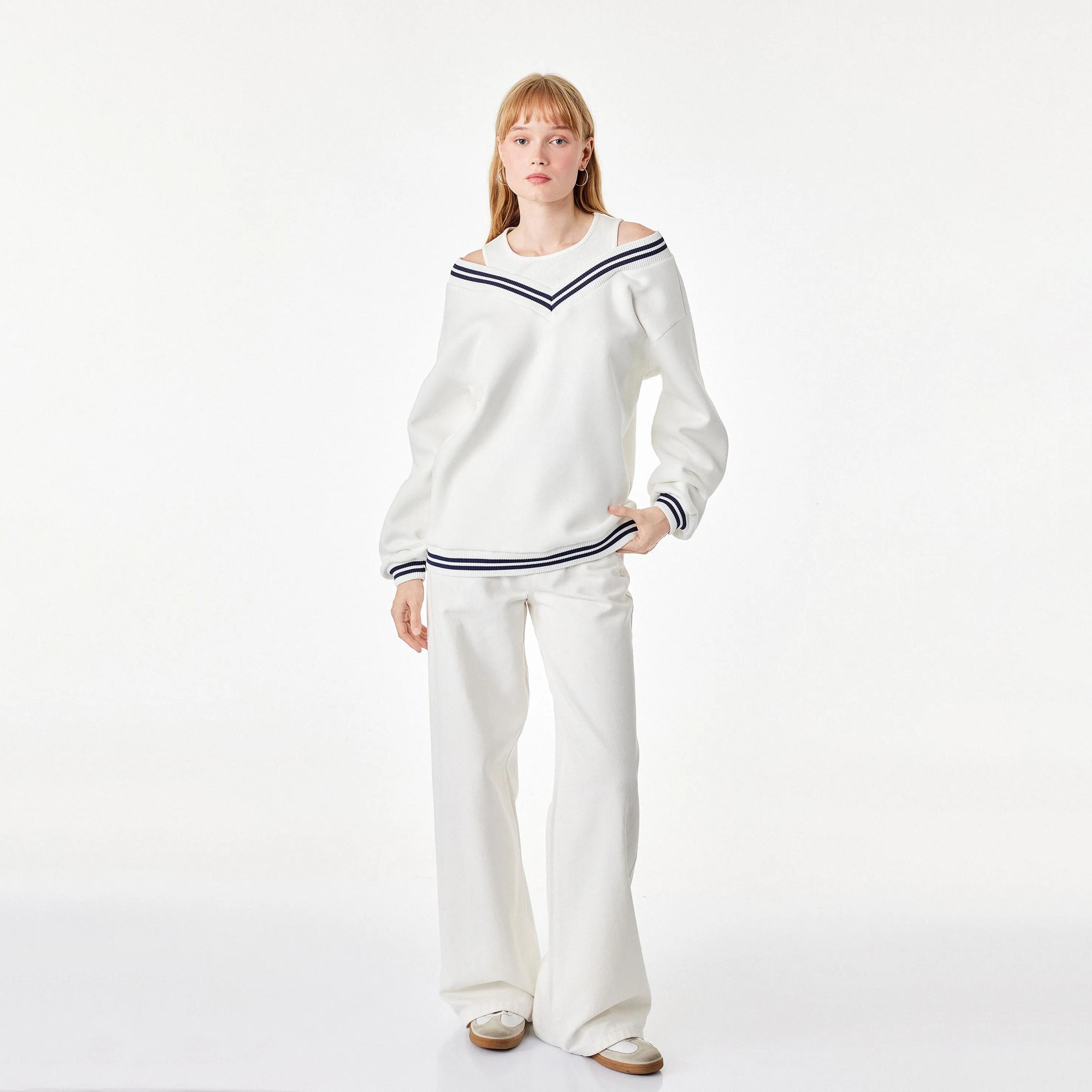 سويت شيرت حريمي بيج مخطط بأكمام مسدلة من كوتون-women-clothing-hoodiesandsweatshirts-sweatshirts-image-2