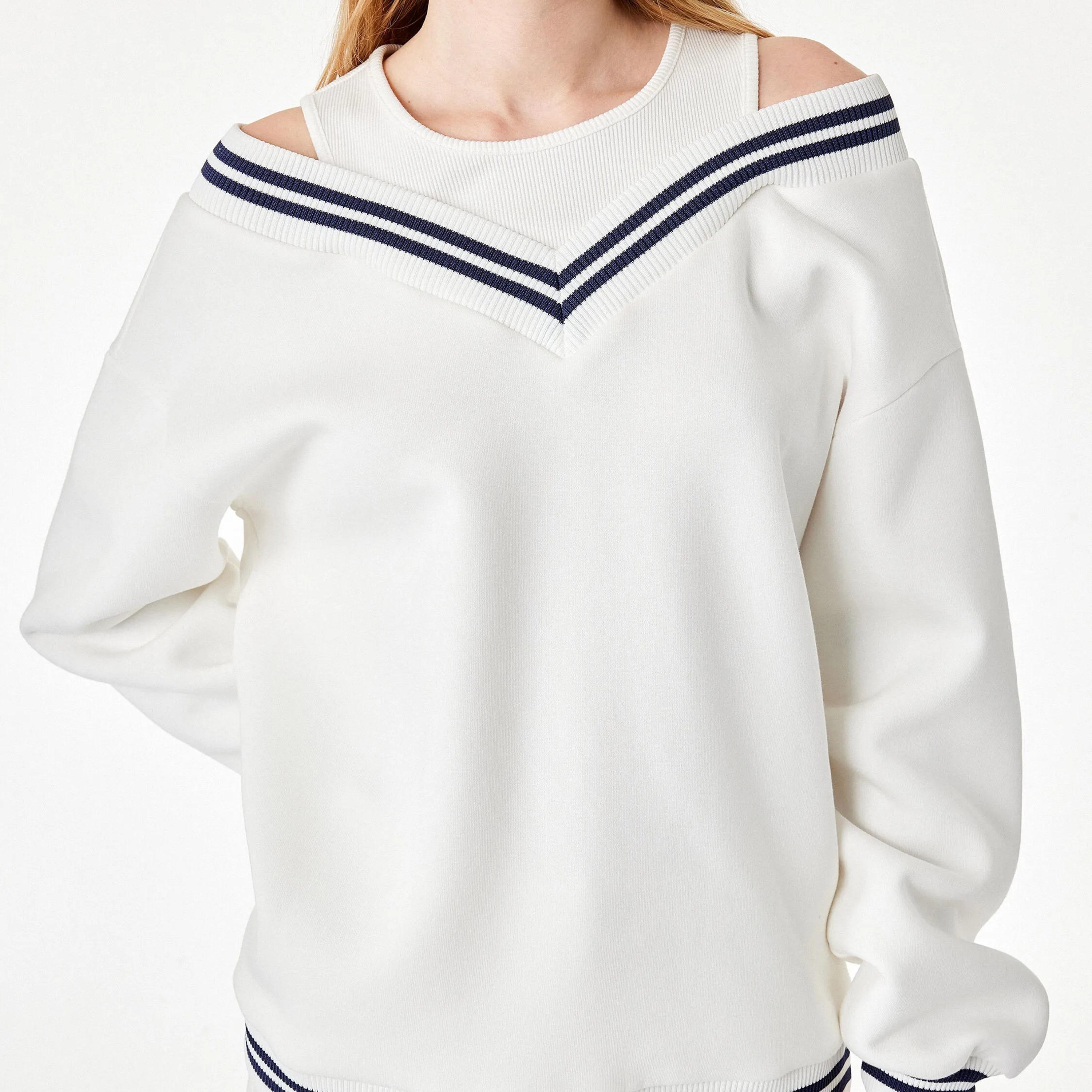 سويت شيرت حريمي بيج مخطط بأكمام مسدلة من كوتون-women-clothing-hoodiesandsweatshirts-sweatshirts-image-4