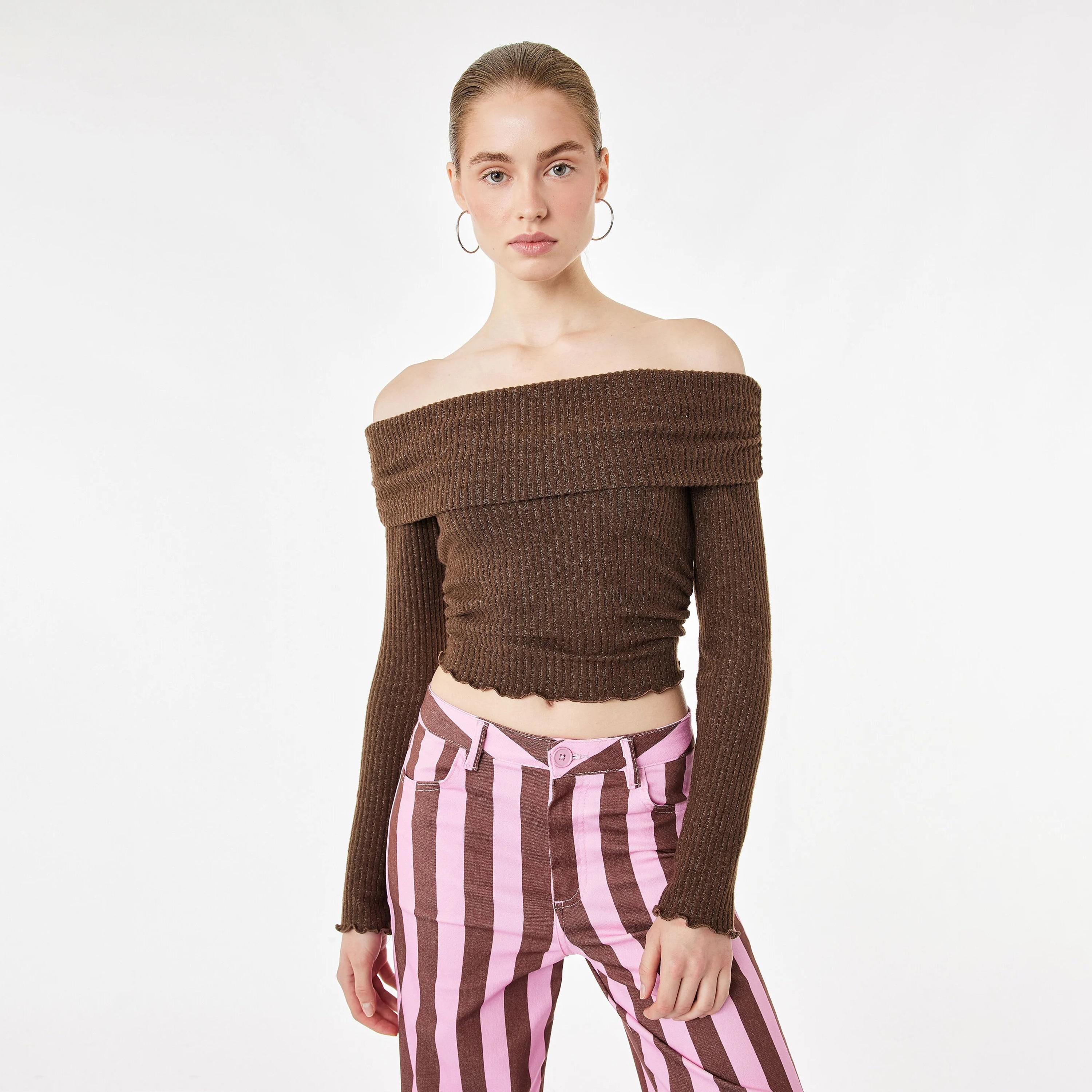توب حريمي بأكتاف مكشوفة قماش قطن مضلع من كوتون-women-clothing-shirtsandblouses-blouses-image-1
