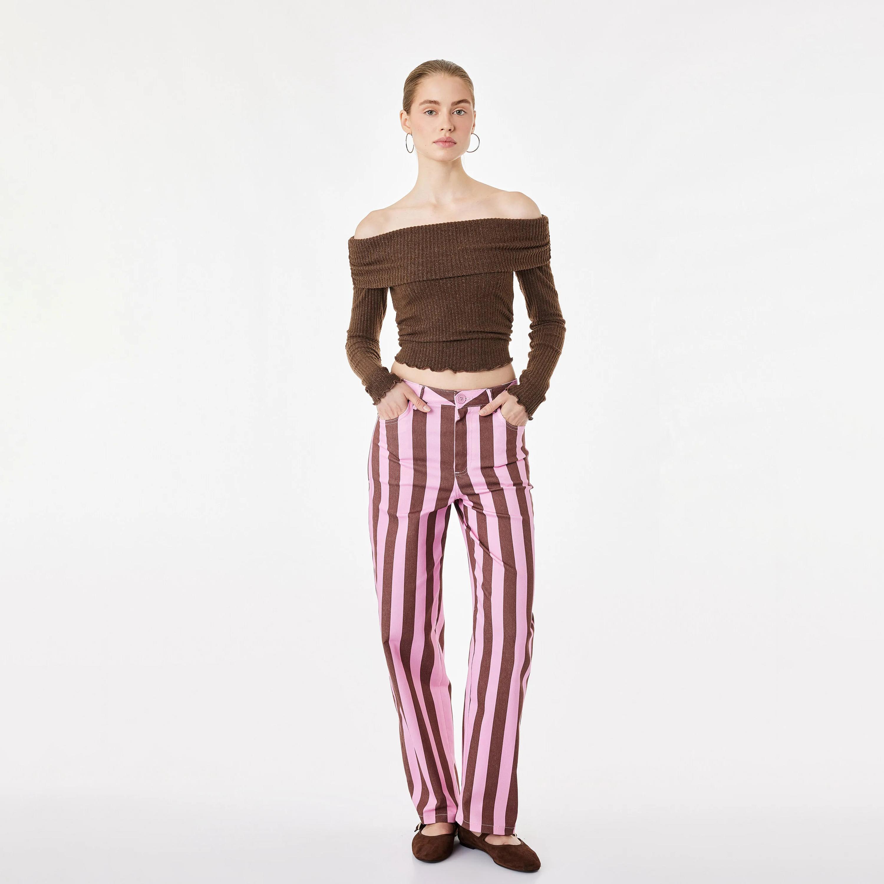 توب حريمي بأكتاف مكشوفة قماش قطن مضلع من كوتون-women-clothing-shirtsandblouses-blouses-image-2