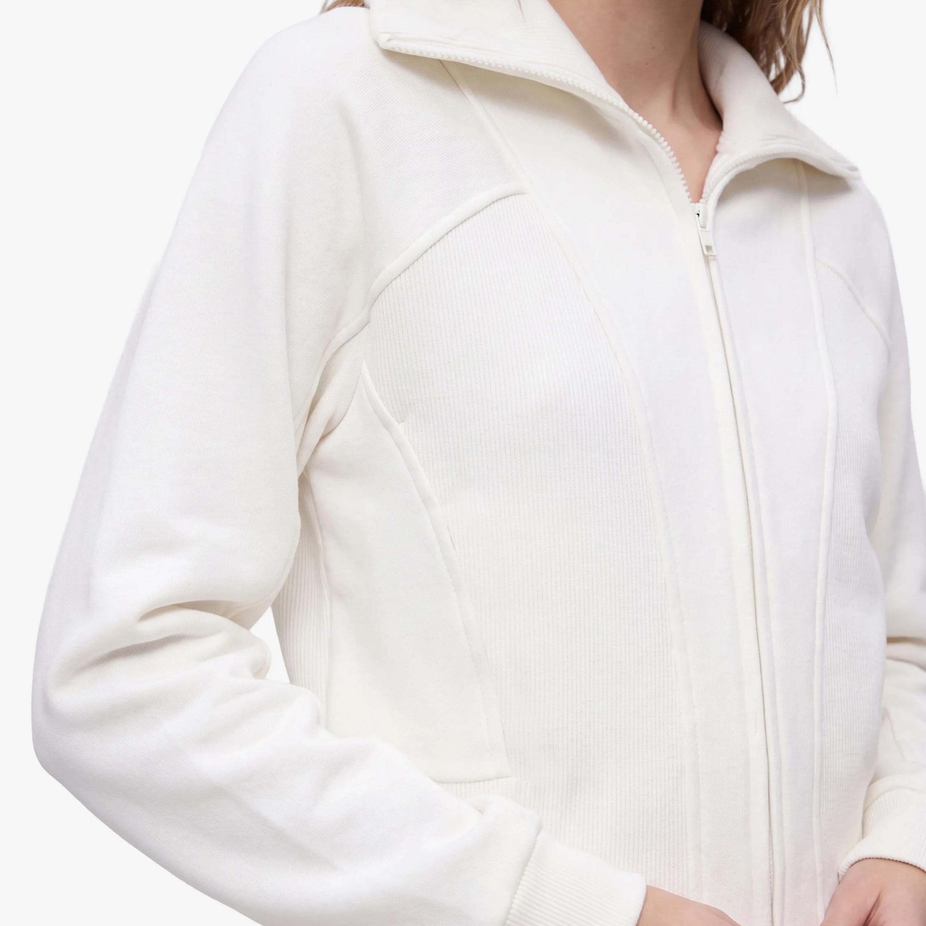 سويت شيرت حريمي بياقة لون بيج من كوتون-women-clothing-hoodiesandsweatshirts-sweatshirts-image-5